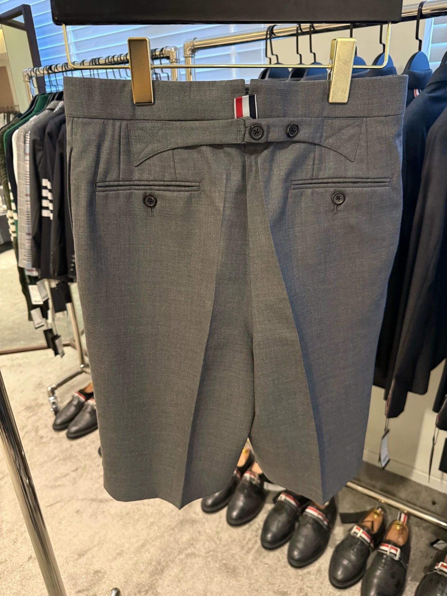 Thom Browne Thom Browne Women's Mid Gray Wool Tailored Shorts Size 28" / US 6 / IT 42 - 3 Thumbnail