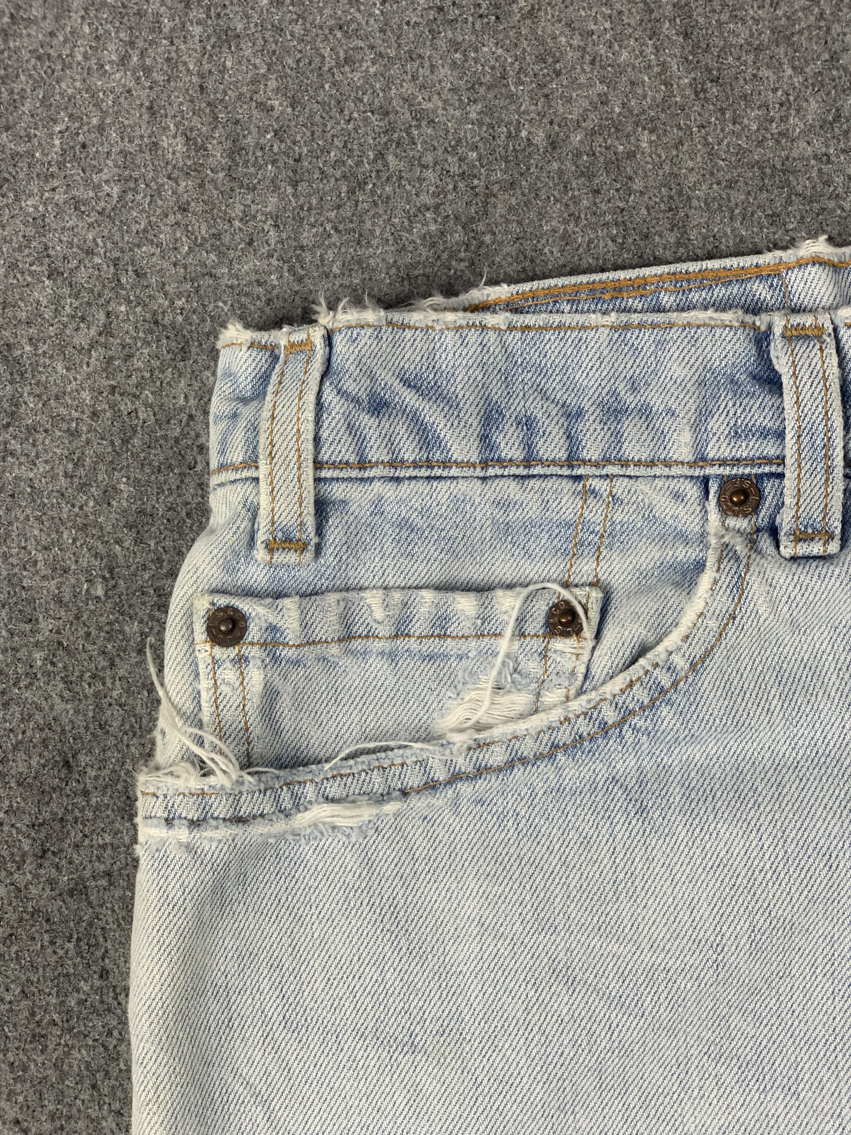 Levi's Vintage 90s Levis 560 Light Wash Jeans DP1995 Size US 40 / EU 56 - 16 Thumbnail