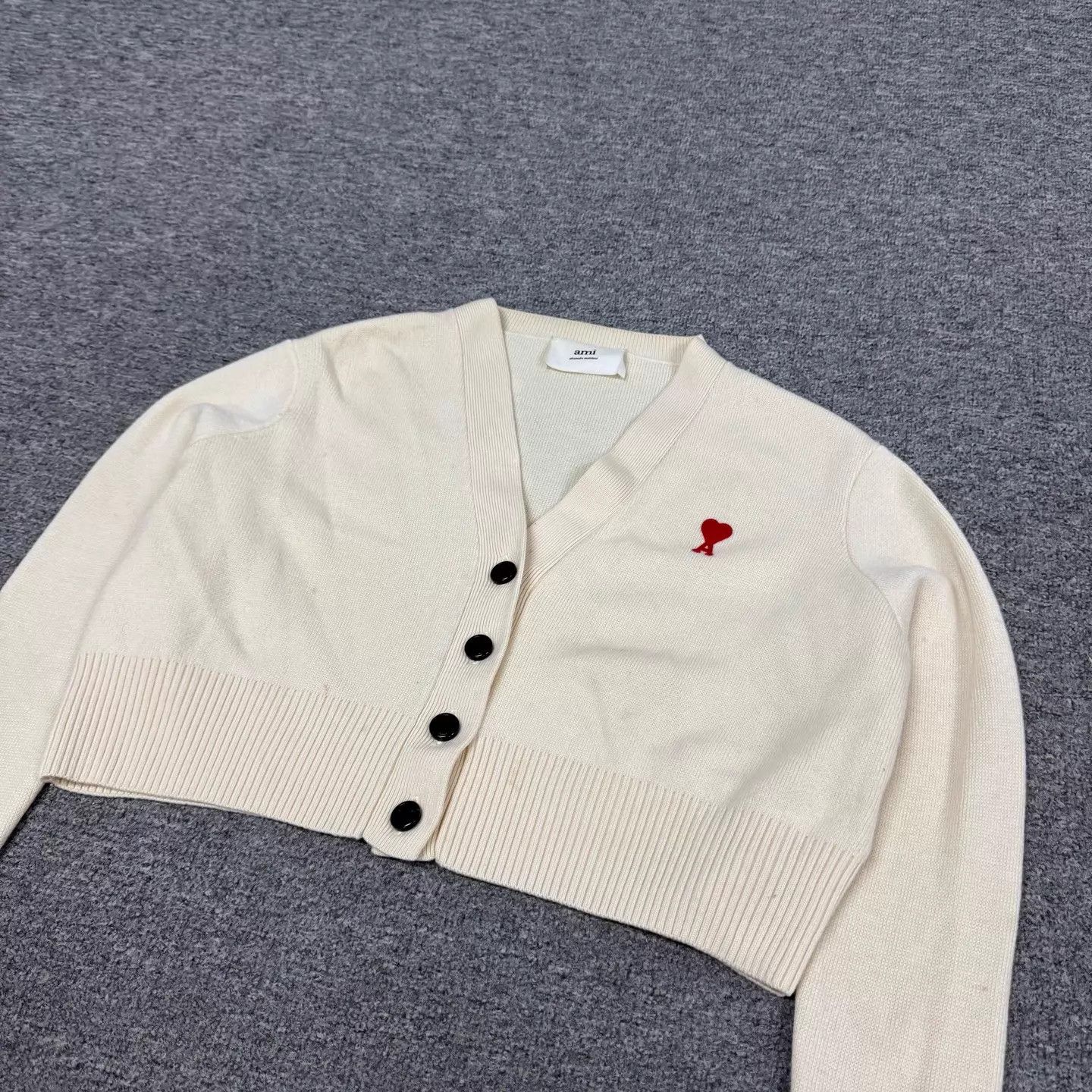 AMI Ami Heart Logo Single-Breasted Wool Knit Cardigan XS 99N Size XS / US 0-2 / IT 36-38 - 4 Thumbnail