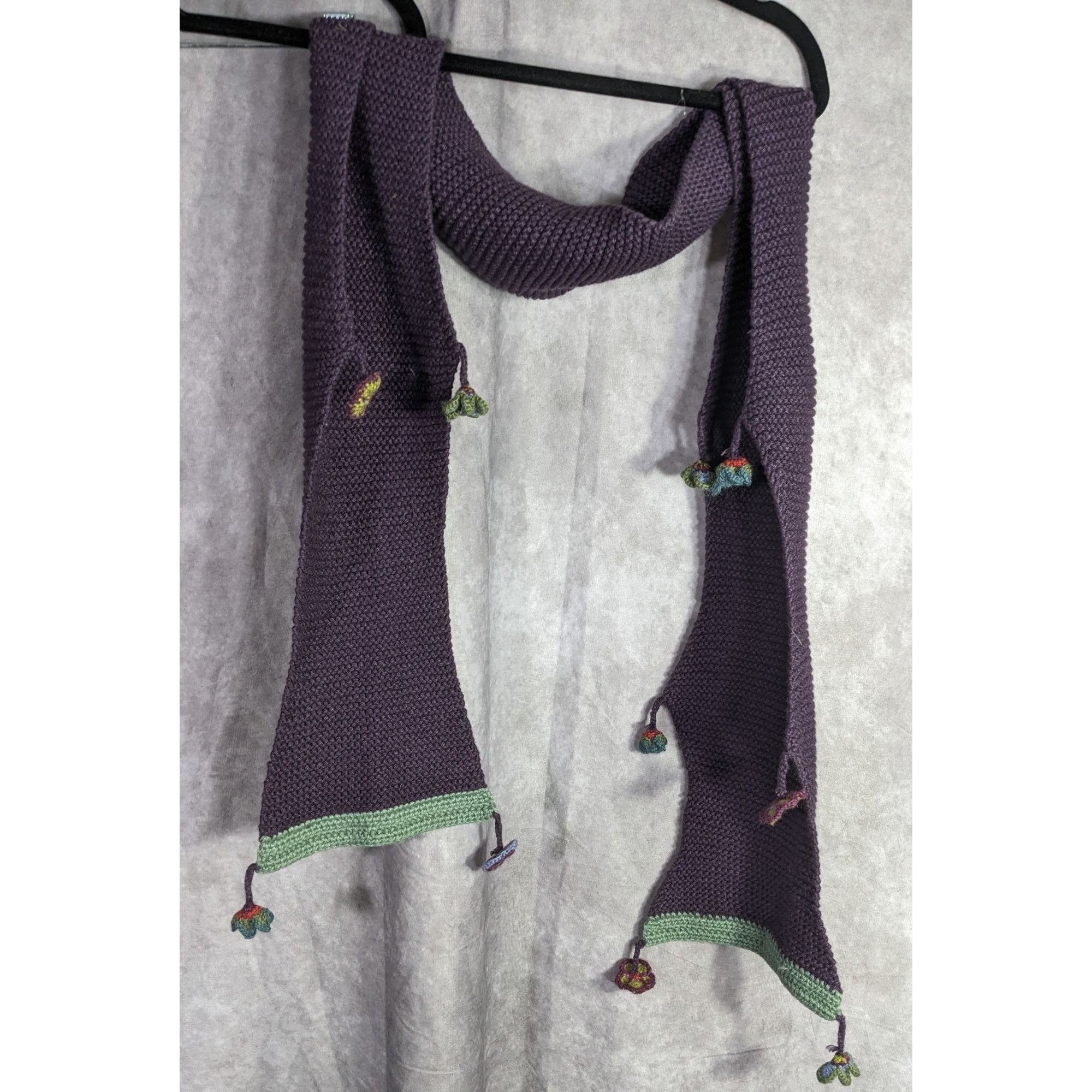 Handmade Vintage Handmade Cottagecore Crochet Scarf With Green Trim & Size ONE SIZE - 4 Thumbnail