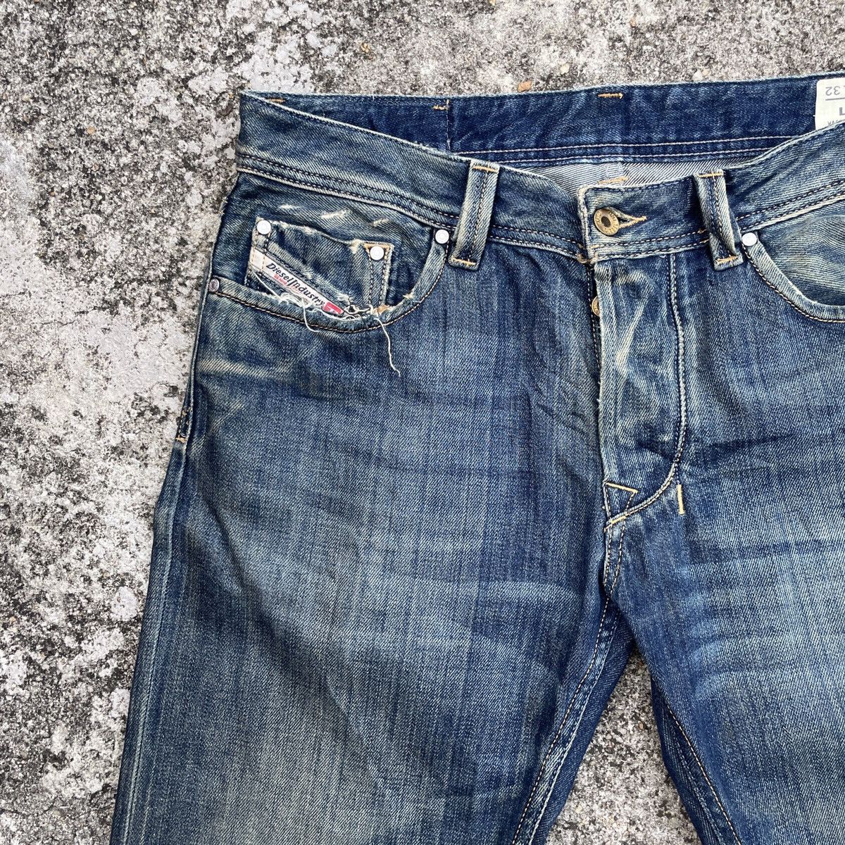 Diesel Vintage Diesel Distressed Denim Jeans Size US 35 - 3 Thumbnail
