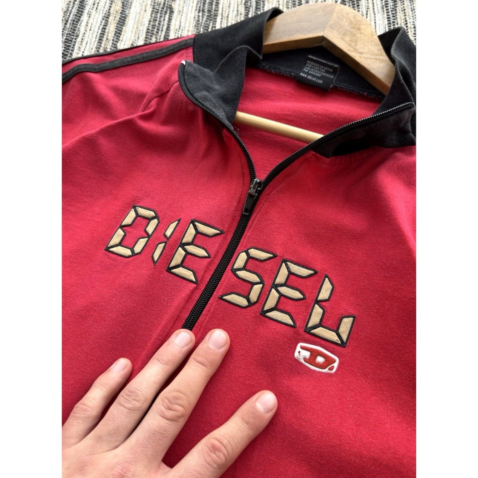Diesel VINTAGE Diesel Center Logo Y2K Red Zip Sweatshirt Mens S Size US S / EU 44-46 / 1 - 4 Thumbnail