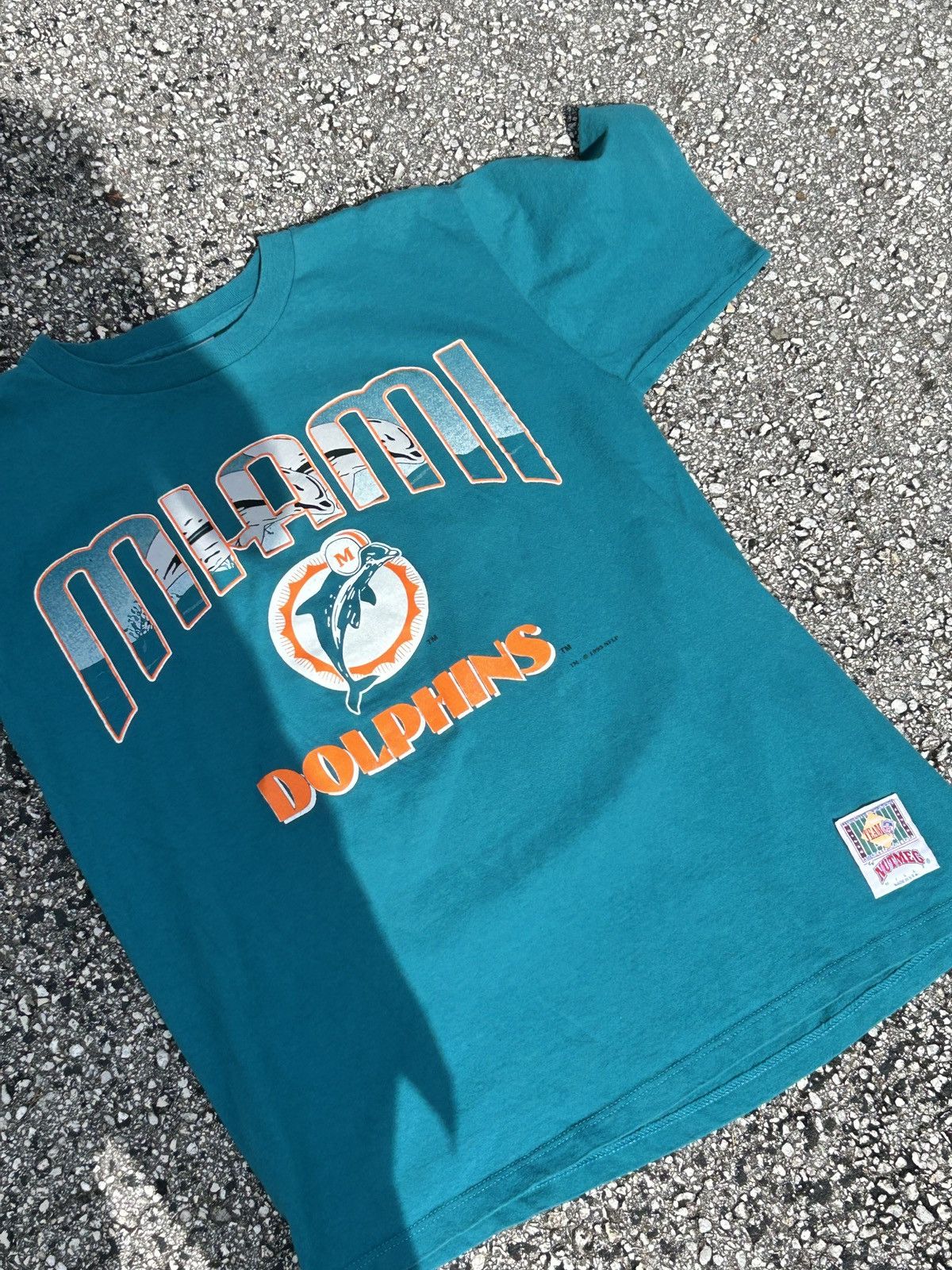 Nutmeg Nutmeg Mills 1993 Miami Dolphins t-shirt: size L Size US L / EU 52-54 / 3 - 2 Thumbnail