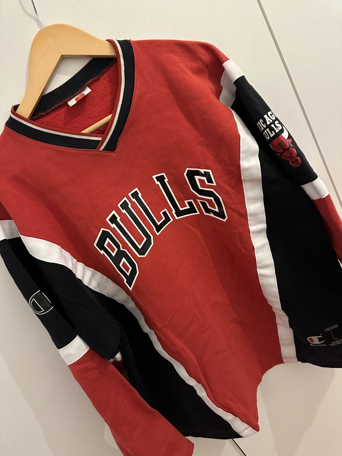 Champion Champion Jersey Shirt Chicago Bulls Size L Vintage Size US L / EU 52-54 / 3 - 4 Thumbnail