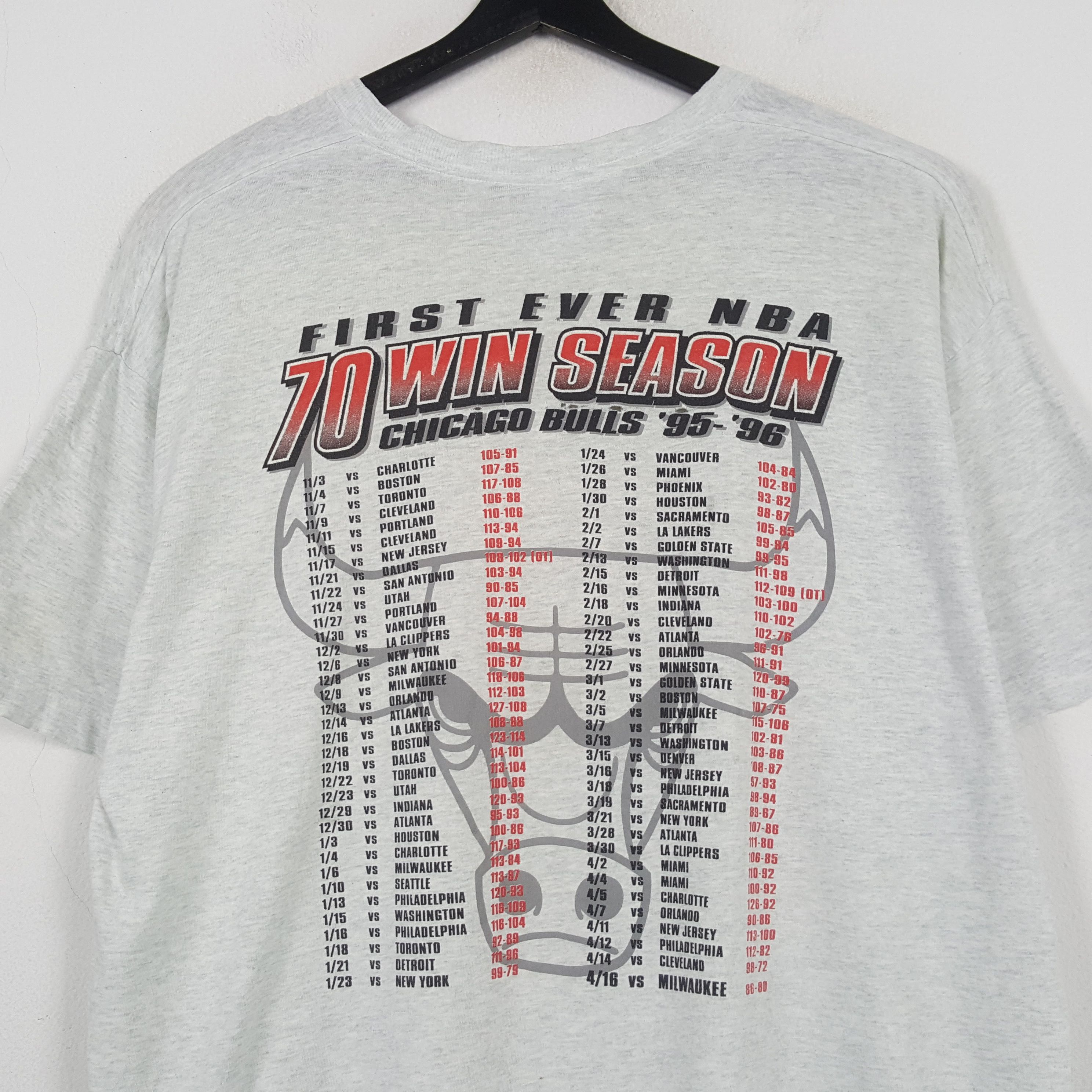 NBA Chicago Bulls Basketball Team Vintage Tshirt 31 Size US XXL / EU 58 / 5 - 4 Thumbnail