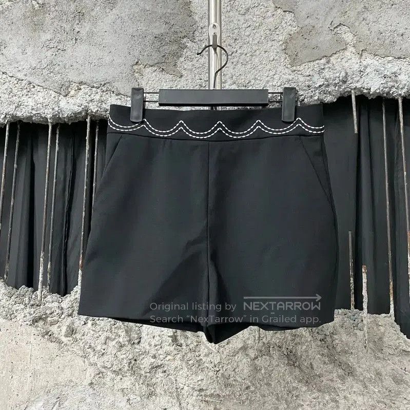 Valentino Valentino Black Women's Shorts with Decorative Waist . Size 28" / US 6 / IT 42 - 1 Thumbnail