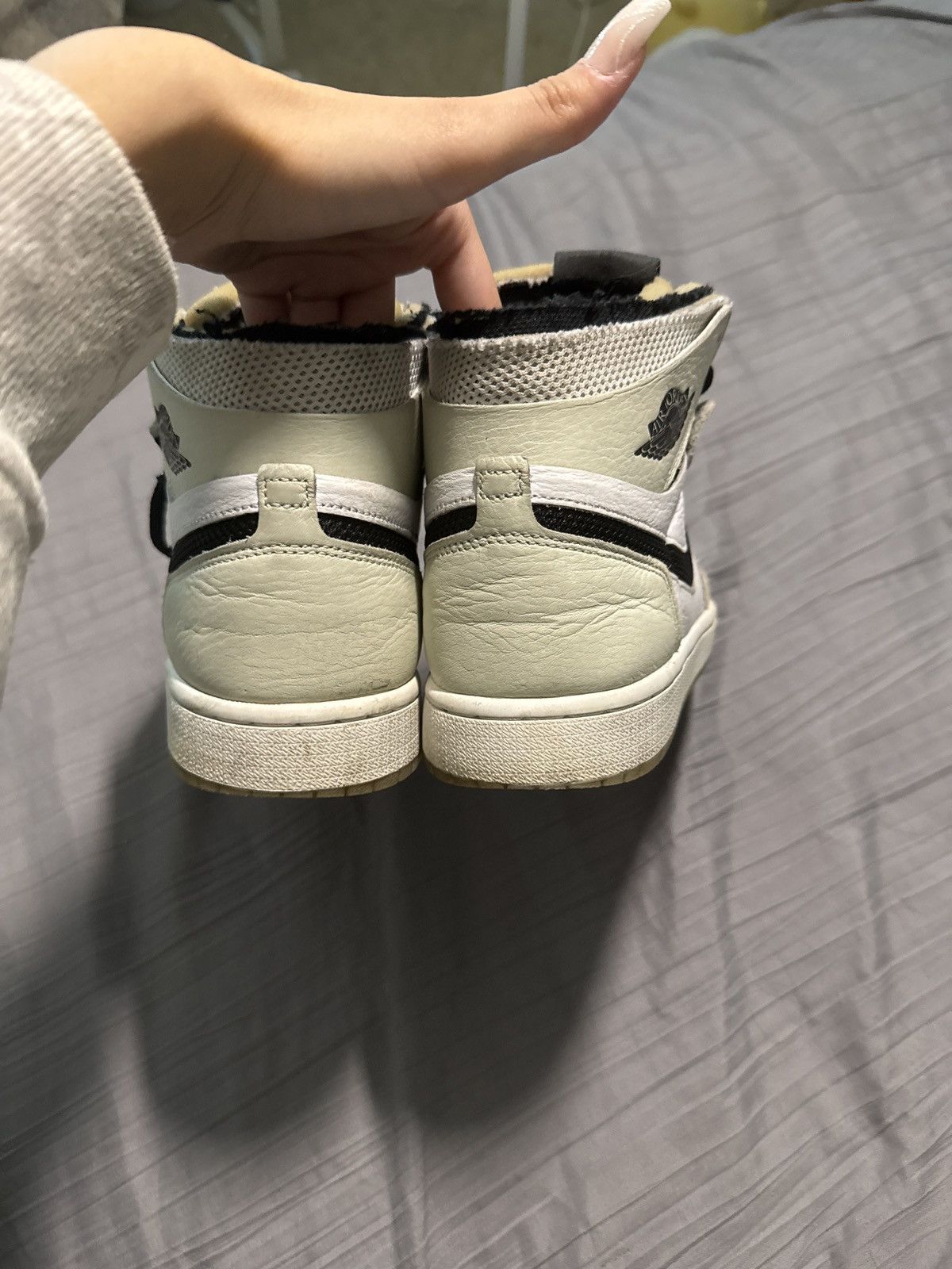 Nike Women’s air Jordan 1 high zoom comfort in light bone Size US 7.5 / IT 37.5 - 5 Thumbnail