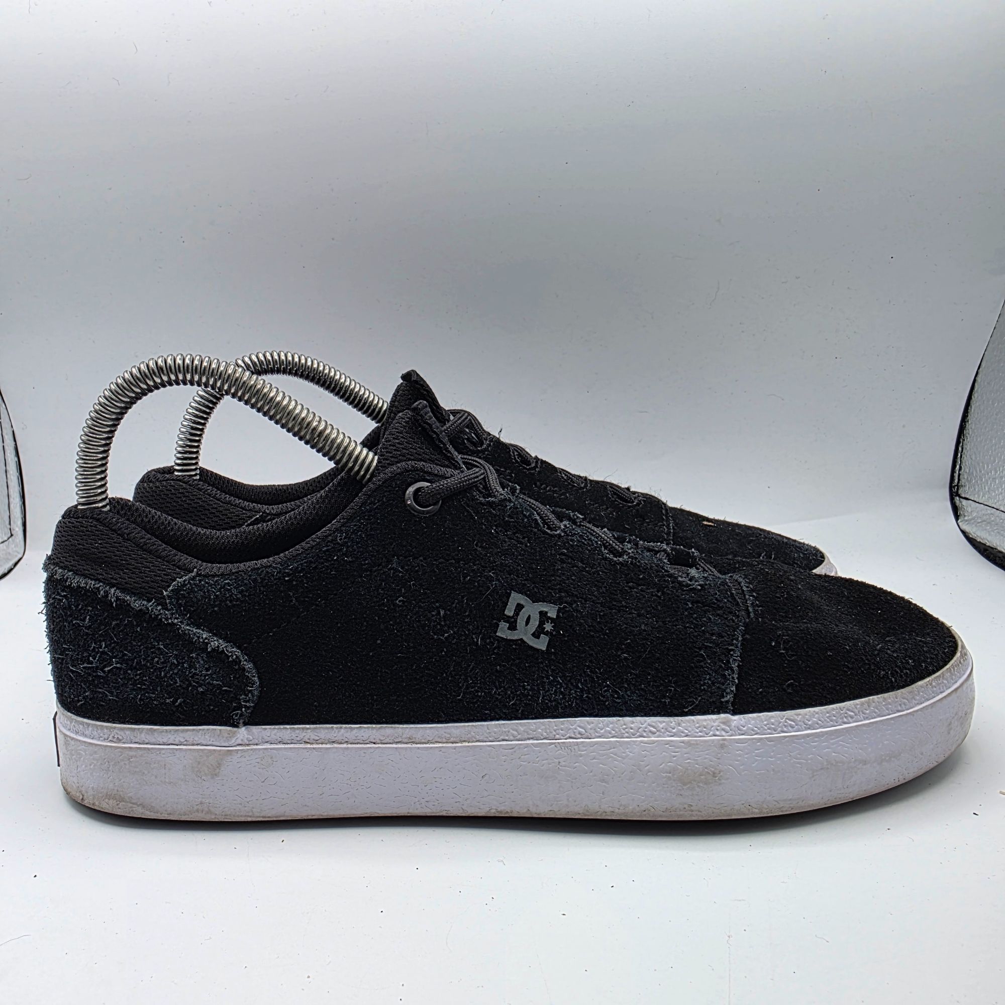 DC DC Shoes Hyde S Mens Size 6.5 Black Sneaker Shoes Casual Ska Size US 6.5 / EU 39-40 - 12 Thumbnail