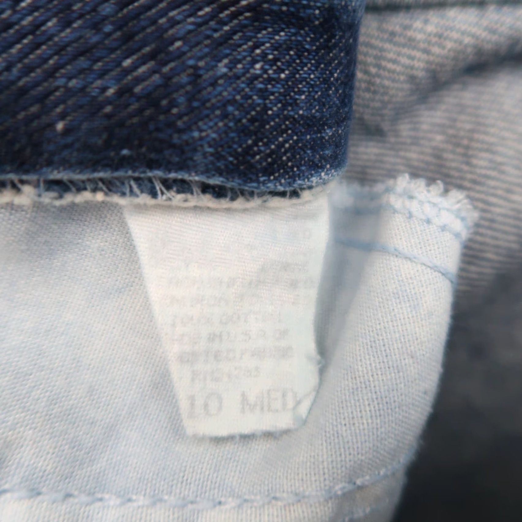 Lee VINTAGE Lee Jeans 90s Medium Wash Blue Denim High Rise Straight Leg Mom Jeans 29" 10 Mens? No, keep to rules. Size 32" / US 10 / IT 46 - 4 Thumbnail
