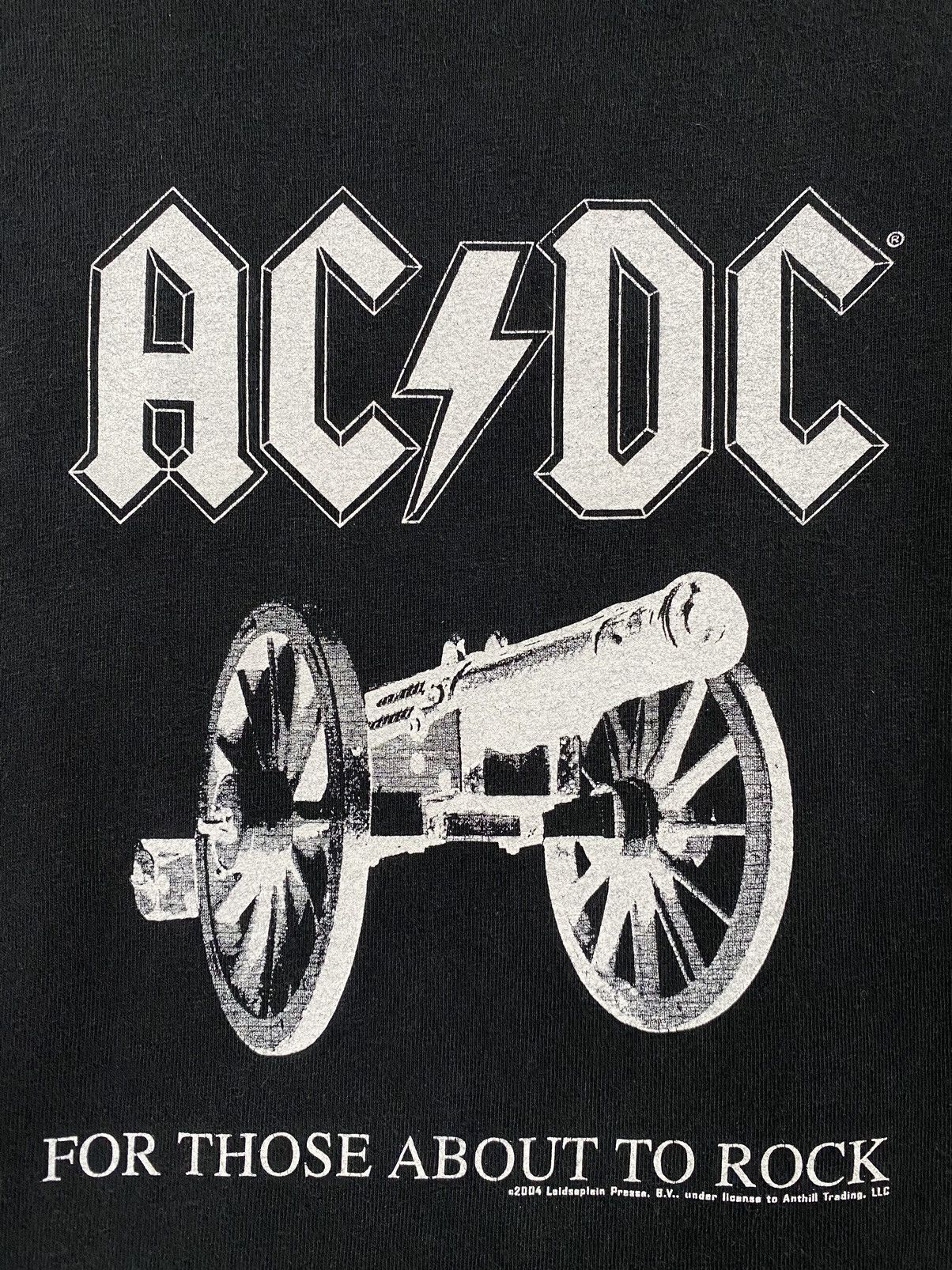 Vintage Vintage 2004 AC/DC Cannon For Those About To Rock T-Shirt Size US M / EU 48-50 / 2 - 3 Thumbnail
