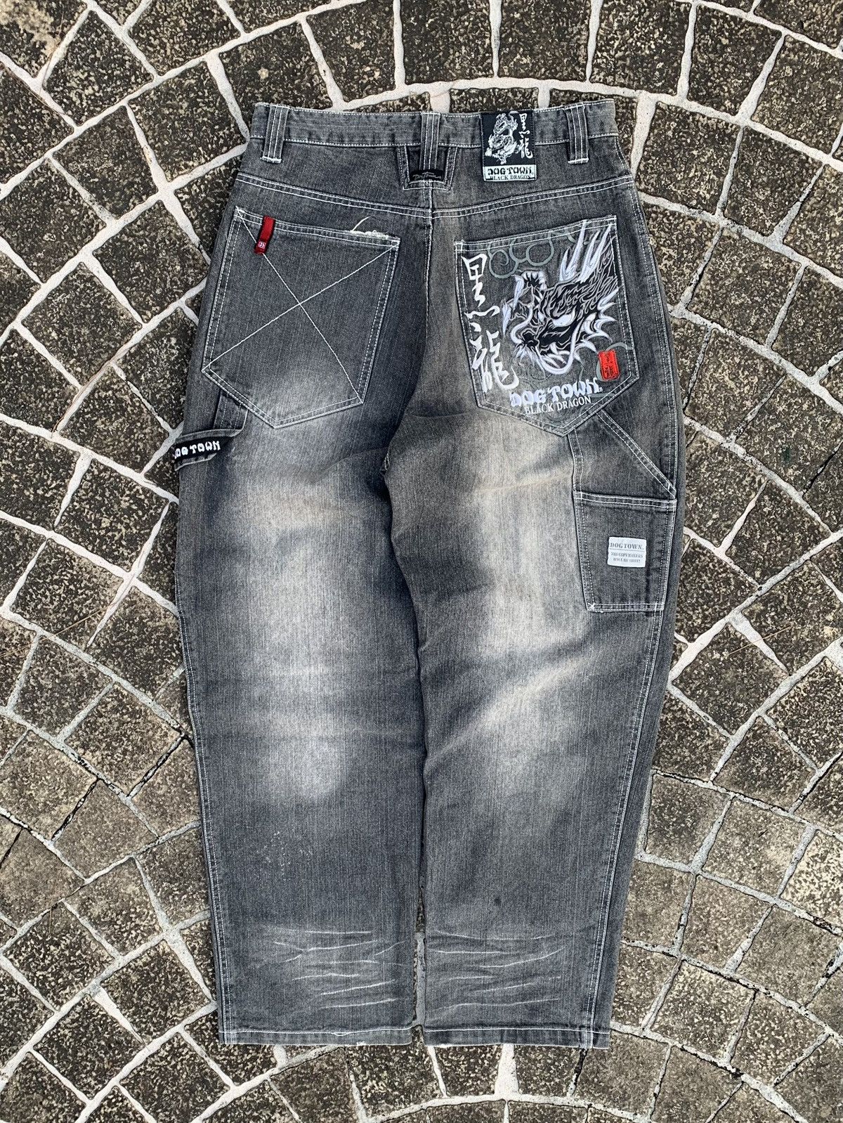 Dogtown × Vintage Dog Town Black Dragon Size US 32 / EU 48 - 1 Thumbnail