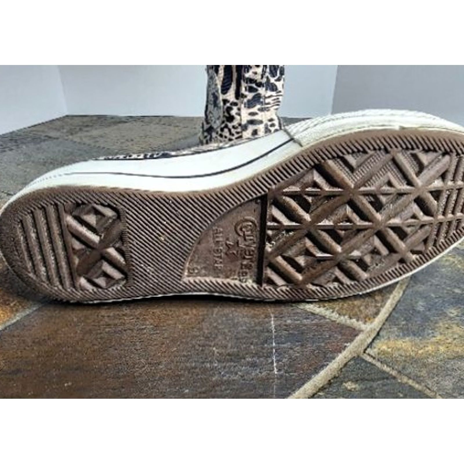 Converse Womens Converse All Star Platform High Top Sneaker Leopard Beige 571084C Chuck Taylor Size 8 US 8 EU 39 Women Shoes Sneakers Size US 6 / IT 36 - 5 Thumbnail