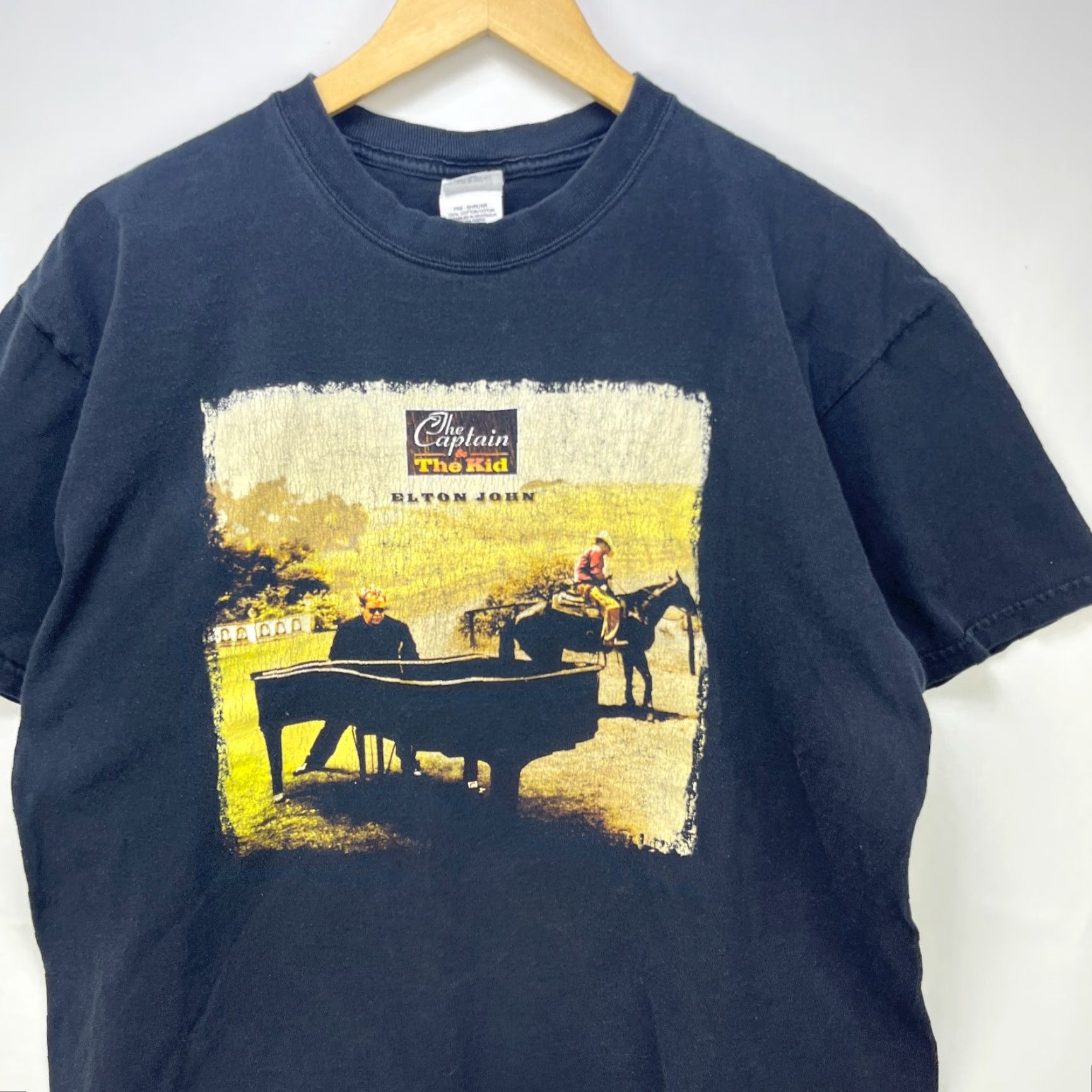Vintage VINTAGE Elton John The Captain And The Kid T-Shirt L Men Black 2006 Piano Size US L / EU 52-54 / 3 - 2 Thumbnail