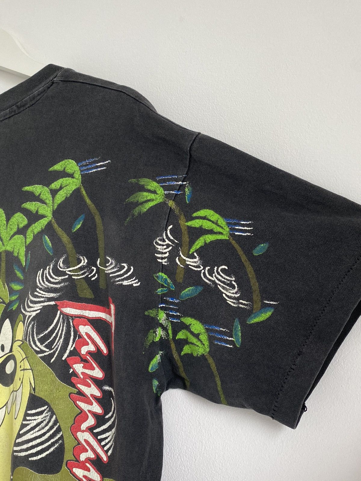 Cartoon Network × Vintage Vintage 1993 Looney Tunes Tasmanian Devil All Overprint Tee Size US L / EU 52-54 / 3 - 24 Thumbnail