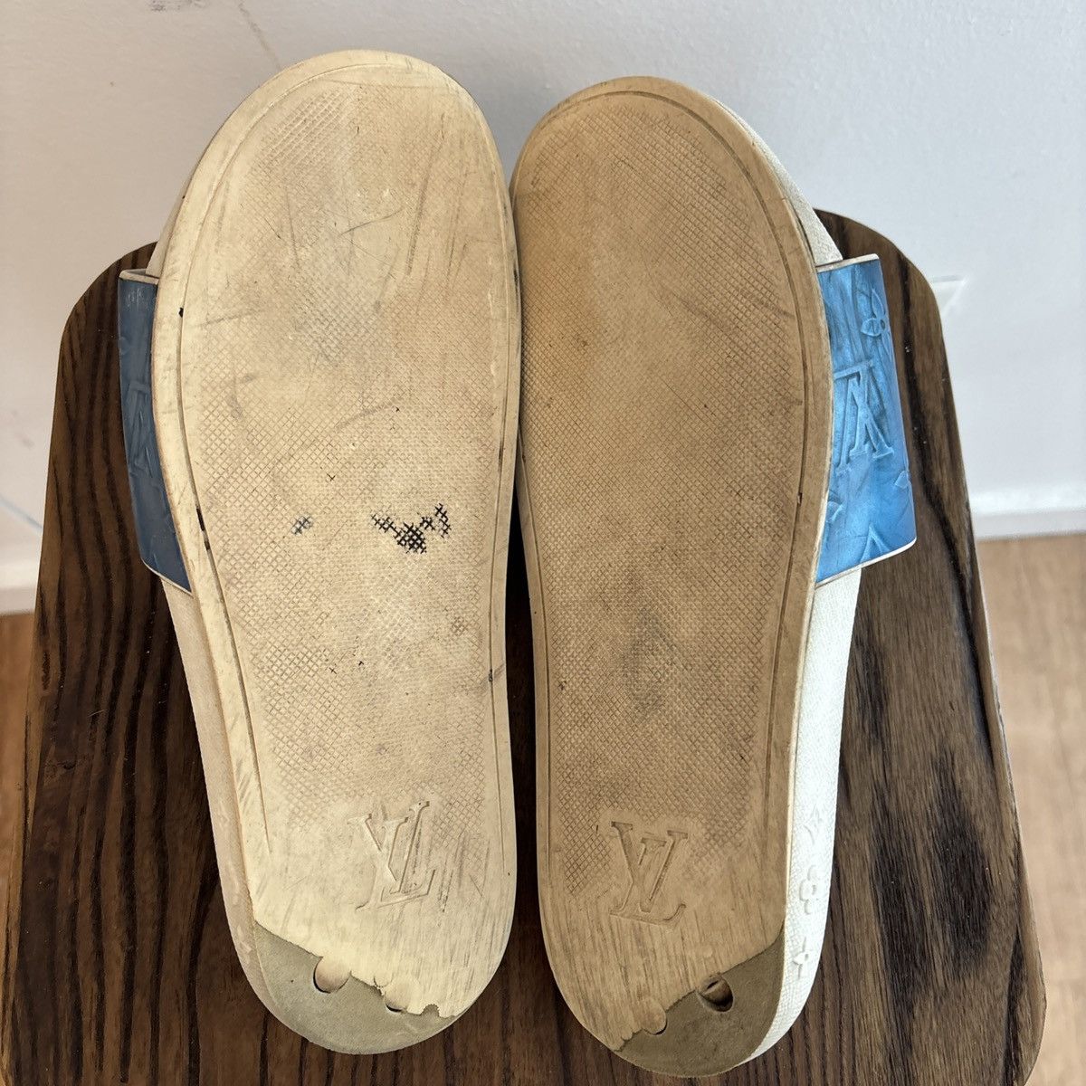 Louis Vuitton Louis Vuitton Blue Monogram Slide size 7 LV / 8 US Size US 8 / EU 41 - 6 Thumbnail