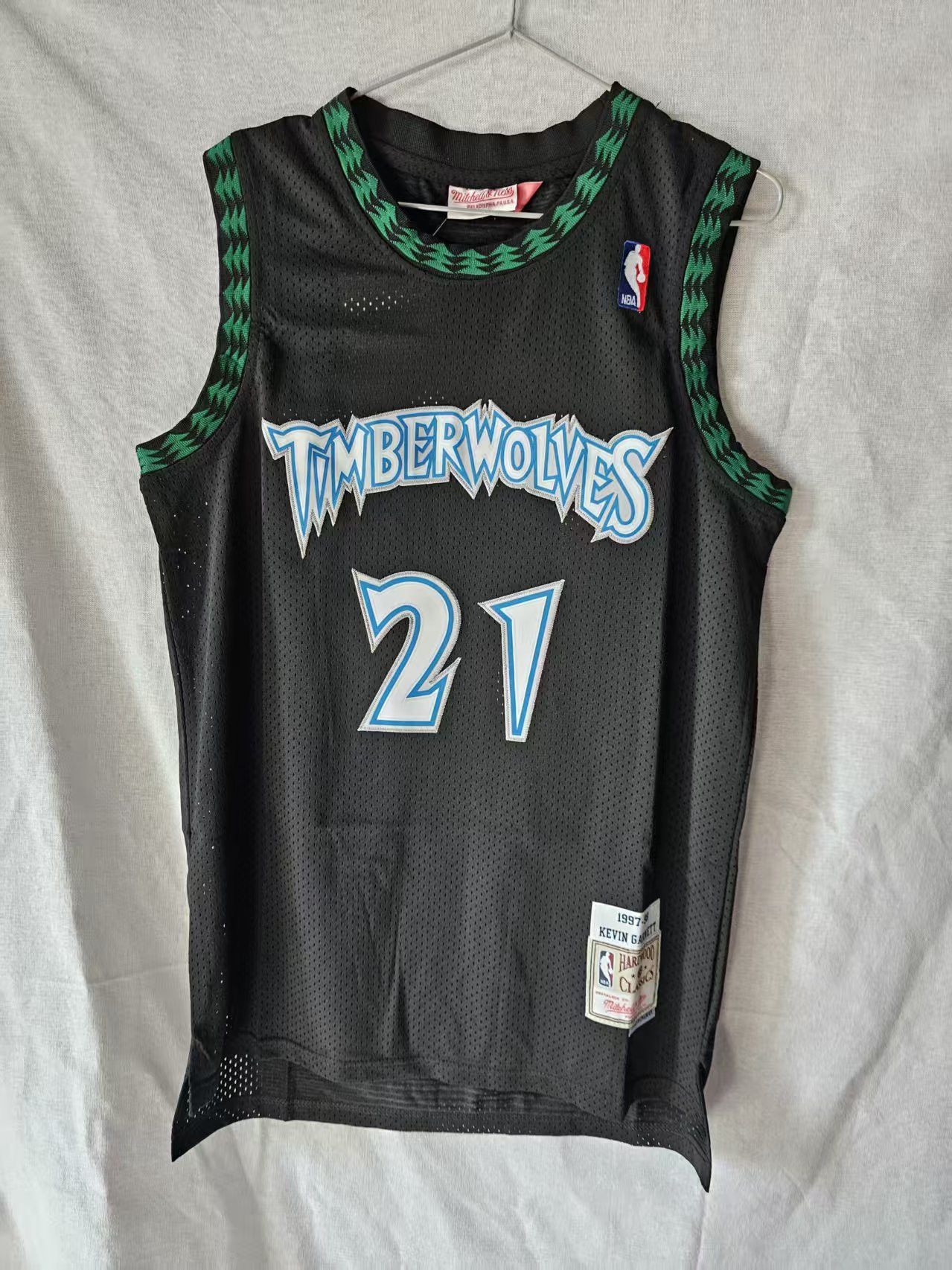 NBA Timberwolves 21 Garnett Jersey Stitched Black Size US M / EU 48-50 / 2 - 1 Thumbnail