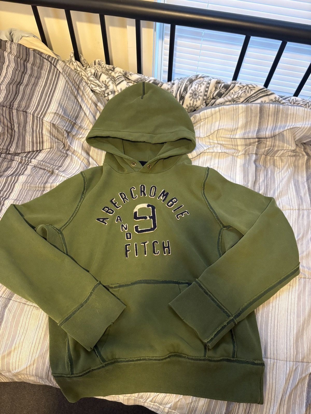 Abercrombie & Fitch *ABERCROMBIE & FITCH* Vintage Mens Hoodie Size US M / EU 48-50 / 2 - 1 Thumbnail