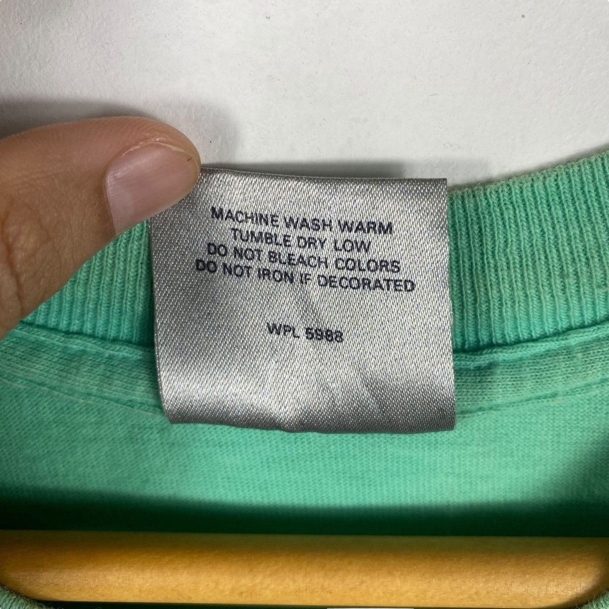 Vintage Vintage 90's MICRONESIA MALL Guam Usa Graphic Faded Tee Size US L / EU 52-54 / 3 - 6 Thumbnail