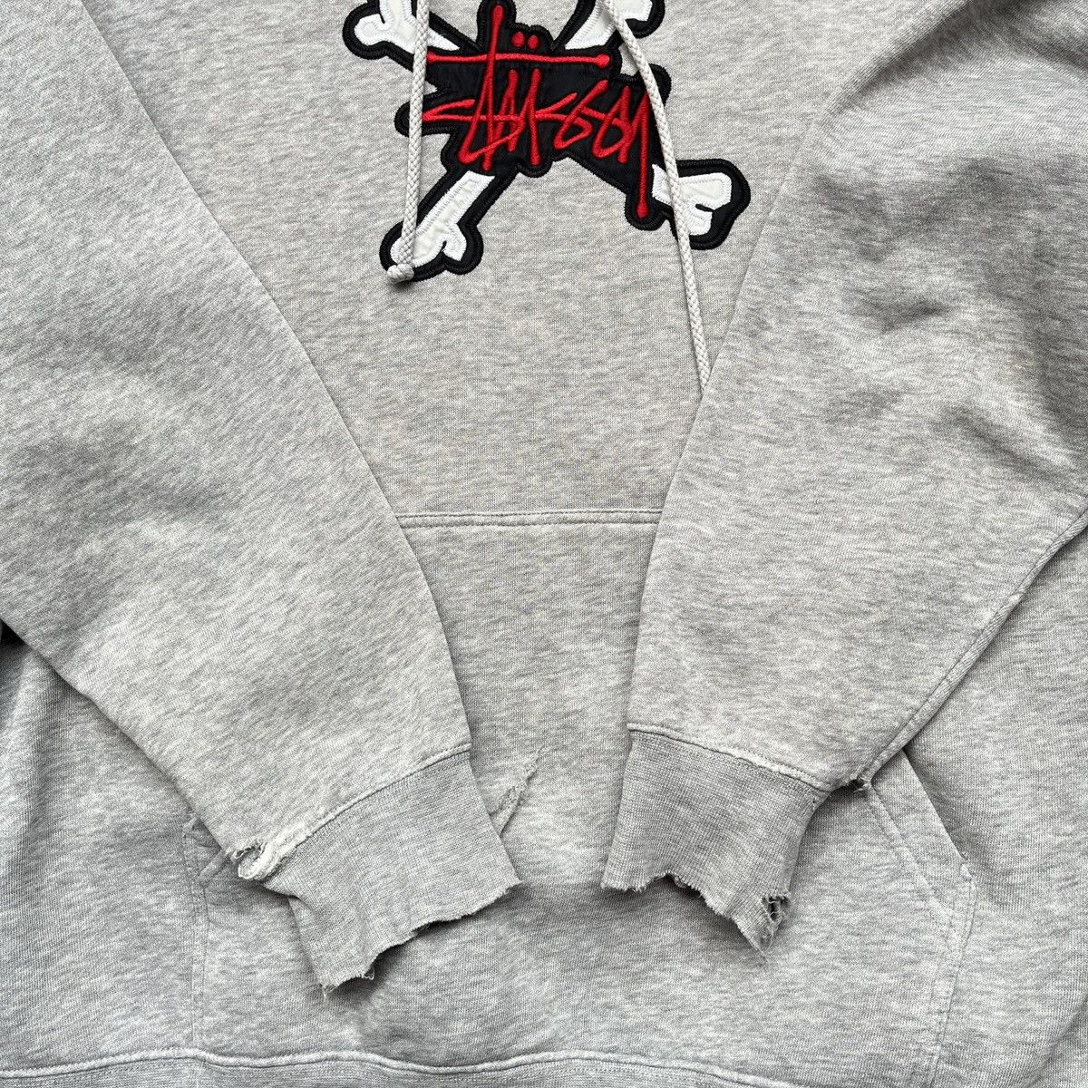 VINTAGE STUSSY SKULL BIG LOGO FRONT DISTRESSED HOODIE