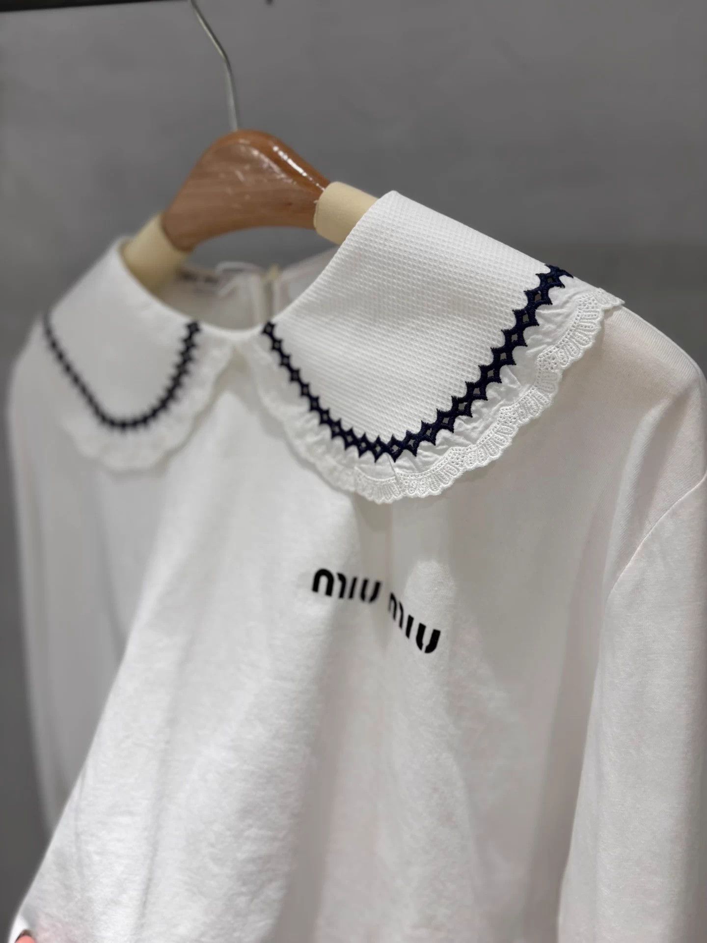 Miu Miu MIU MIU Doll Collar Cropped White Mini Logo Top M Size M / US 6-8 / IT 42-44 - 3 Thumbnail
