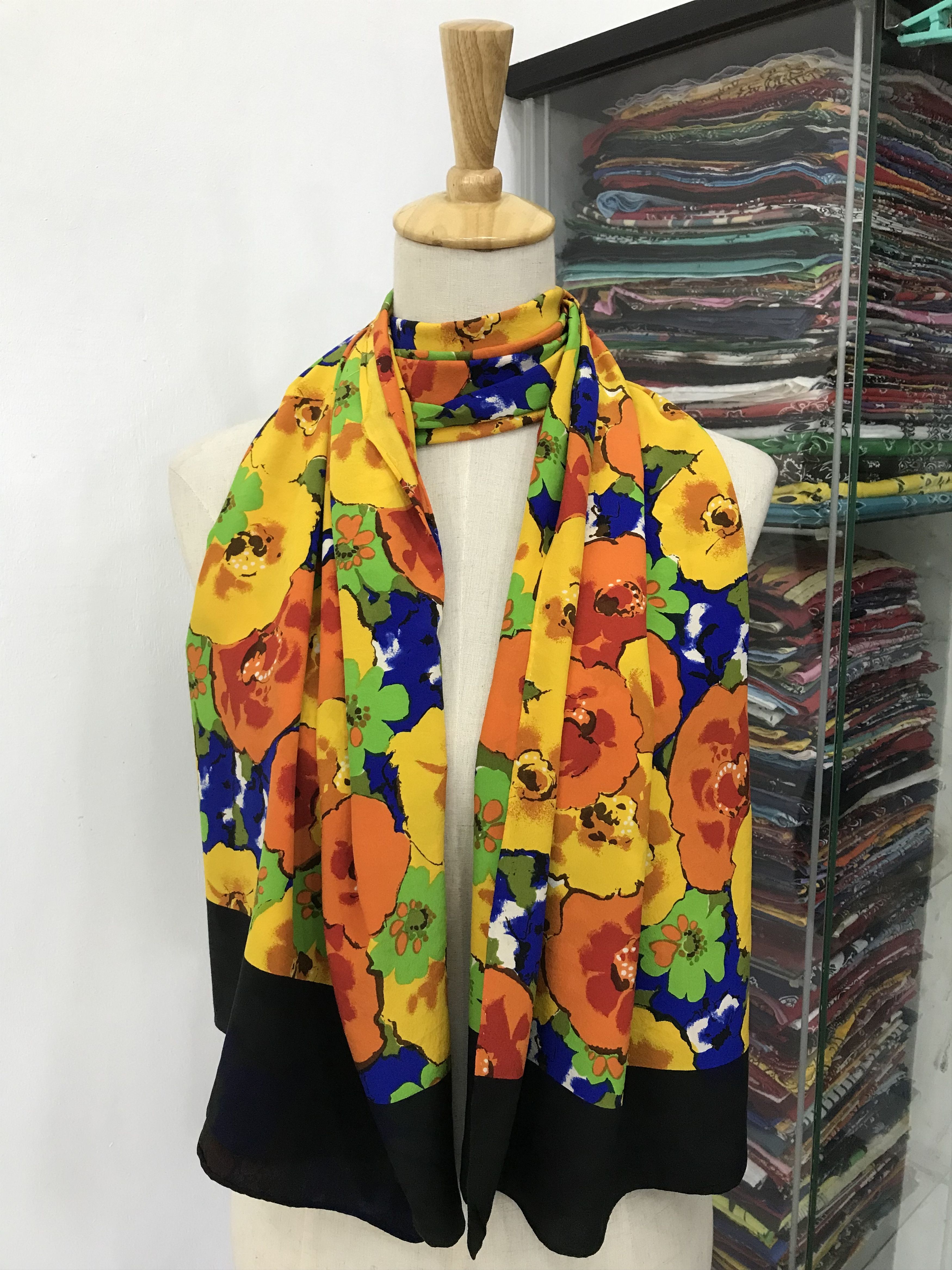 Vintage Vintage Silk Scarf Size ONE SIZE - 1 Thumbnail