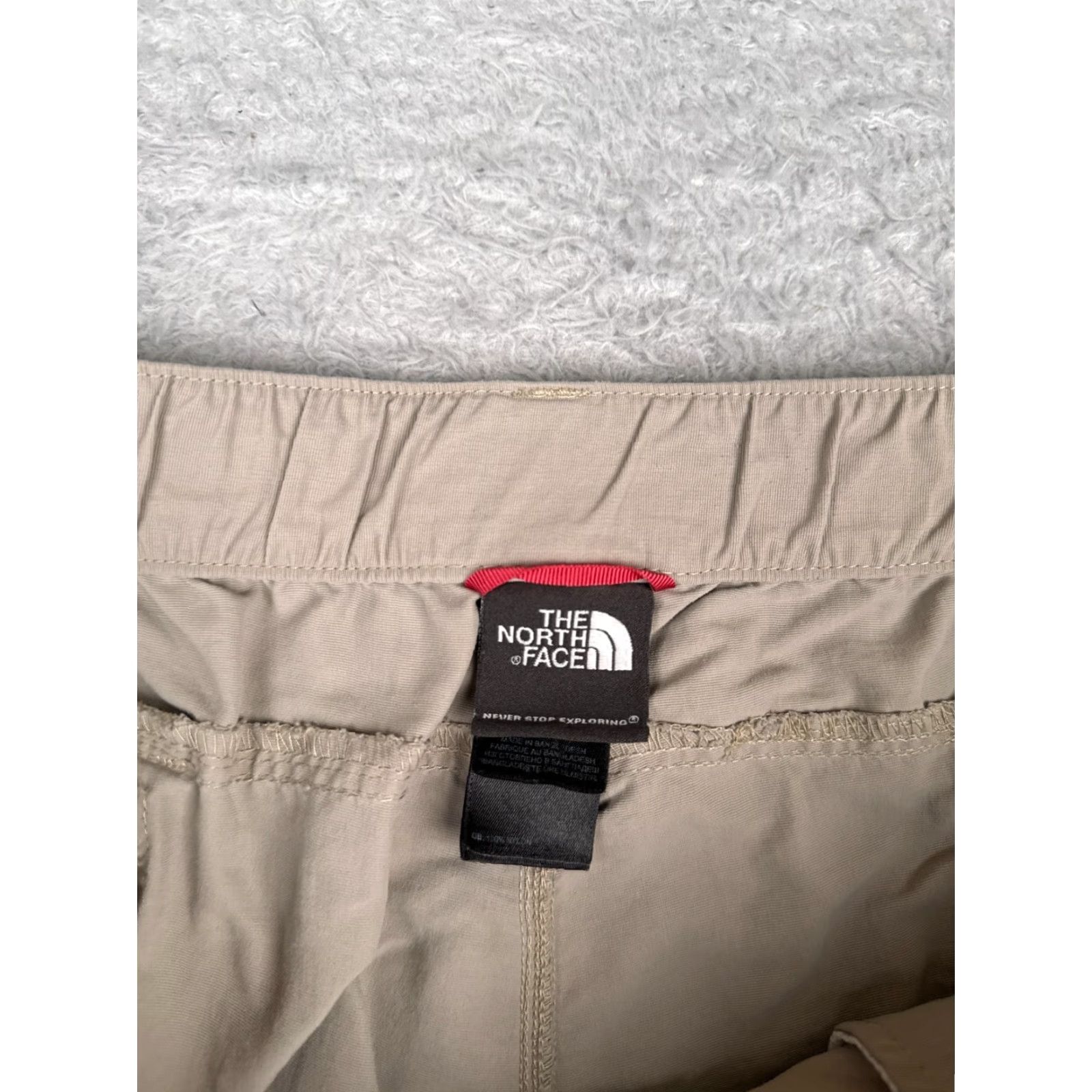 The North Face The North Face Shorts Men 2XL Beige Nylon Cargo Pocket 40x10 Casual Travel 100% Microfiber Vintage No Size US 39 - 7 Thumbnail