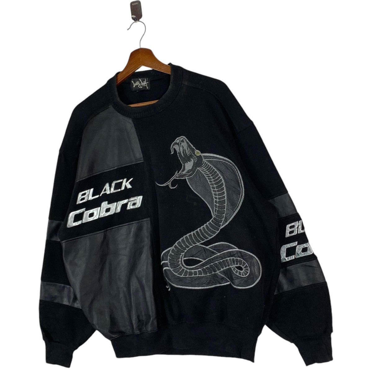 Vintage VINTAGE BLACK COBRA CREWNECK BIG LOGO JUMPERS Size US L / EU 52-54 / 3 - 2 Thumbnail
