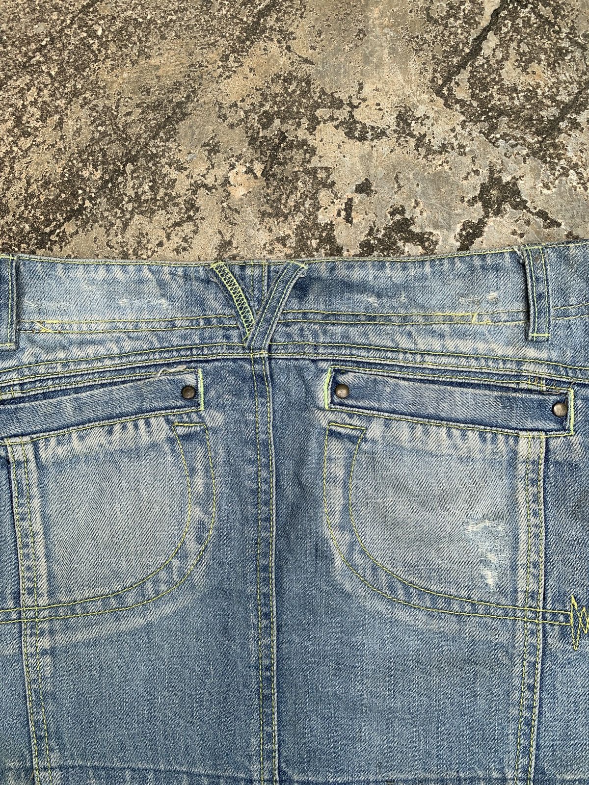Japanese Brand y2k EnC Blue Ripped Flower Embroidery Mini Jeans Skirt Size 30" / US 8 / IT 44 - 8 Thumbnail