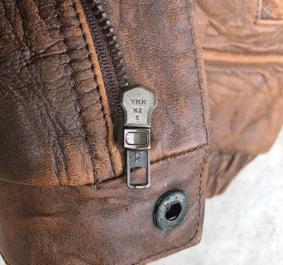 Vintage Vintage Skender Lined Fleece Leather Bomber Jacket Size US L / EU 52-54 / 3 - 15 Thumbnail