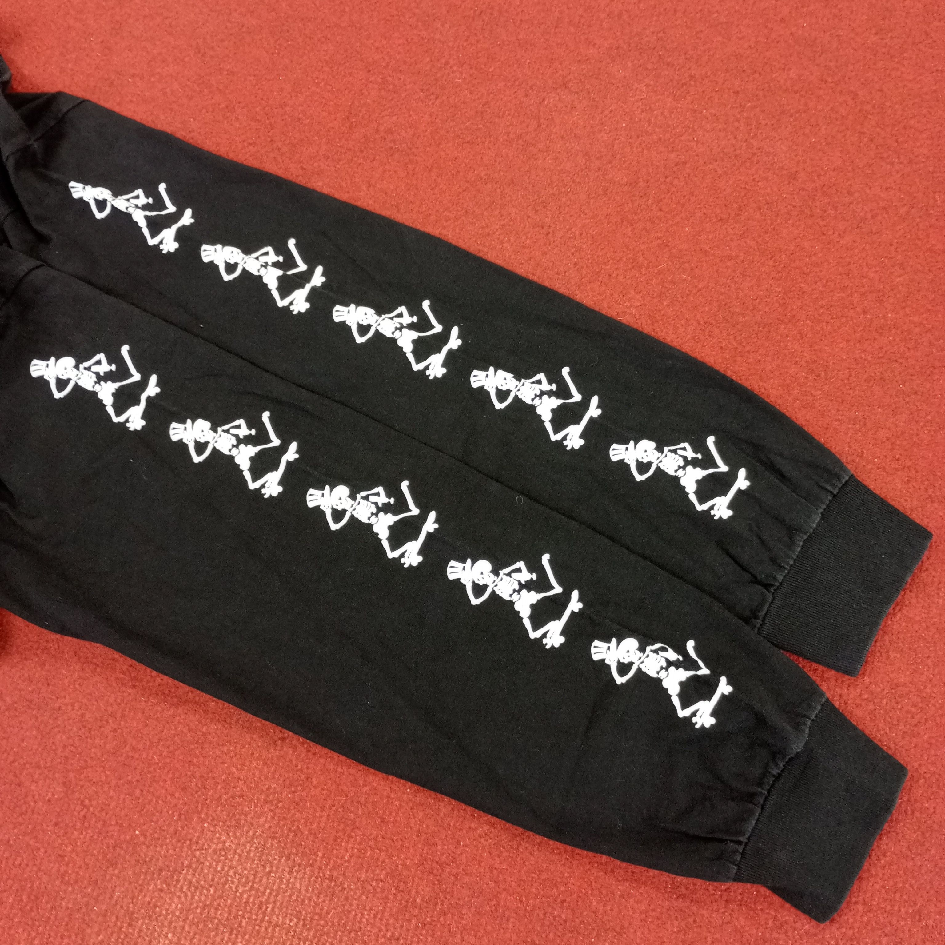 FUCT × Vintage Fuct Skulls Skater Skateboard Design Tshirt Size US M / EU 48-50 / 2 - 8 Thumbnail