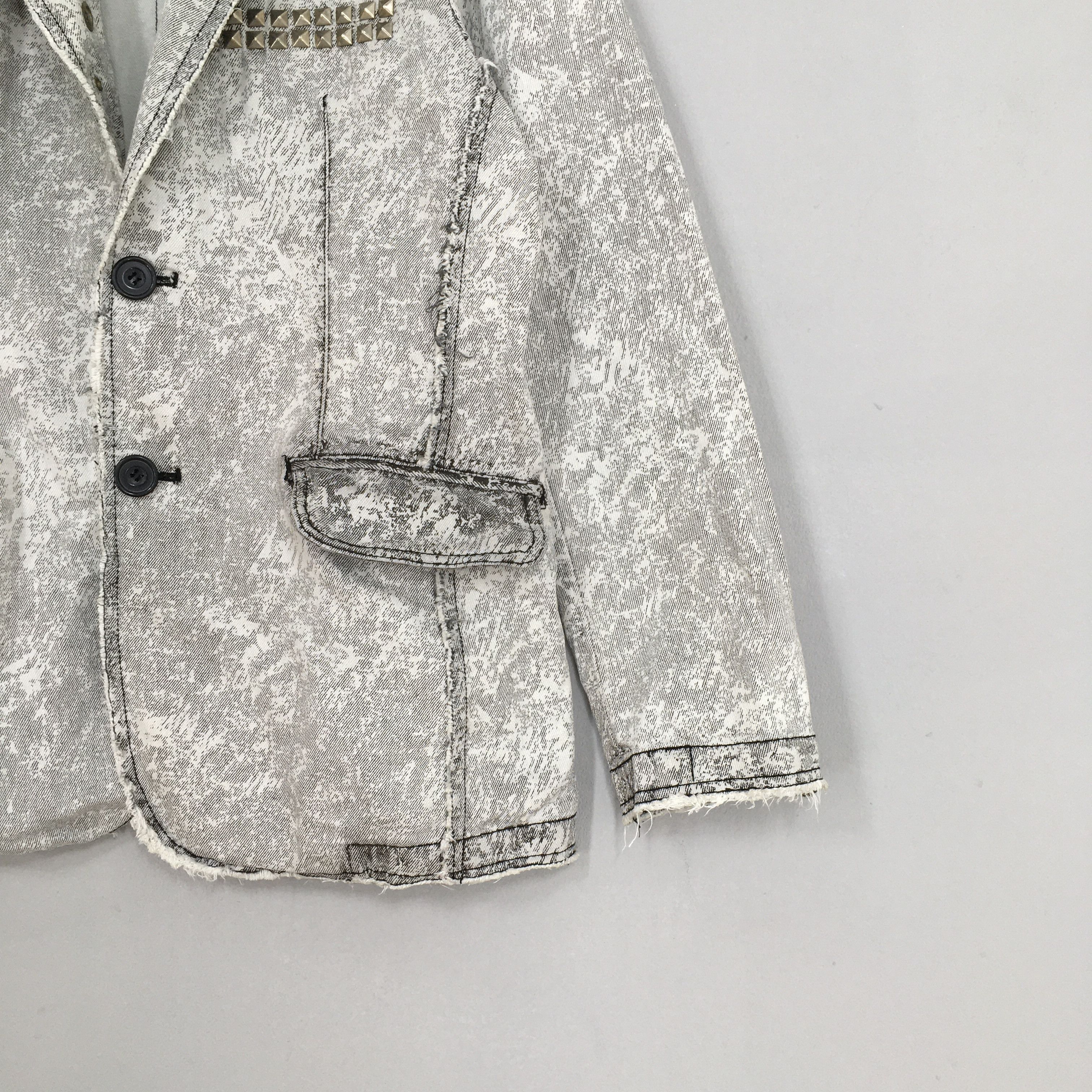 Vintage Vintage 1990's Bleach Casual Denim Jacket Large Size US L / EU 52-54 / 3 - 4 Thumbnail