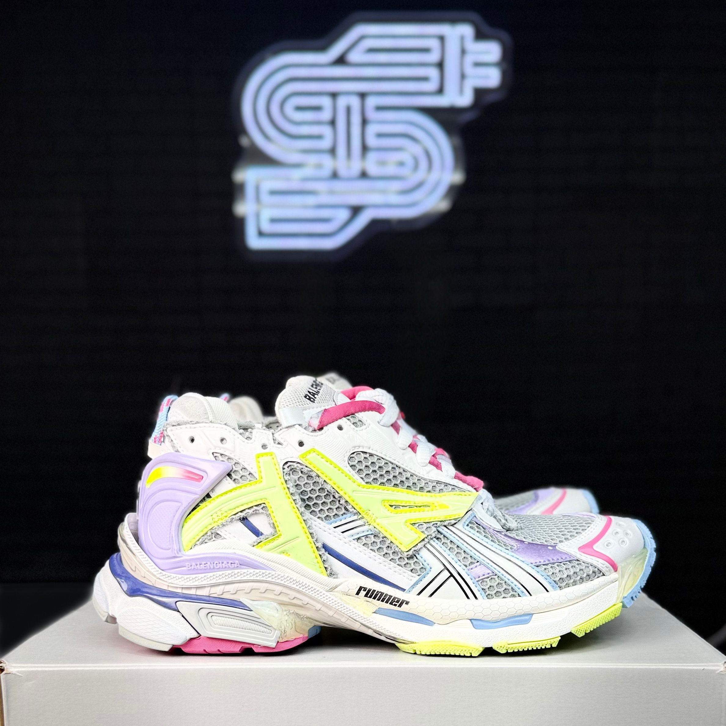 Balenciaga Balenciaga Runner White/Pink/Lime Size US 8.5 / EU 41-42 - 2 Thumbnail