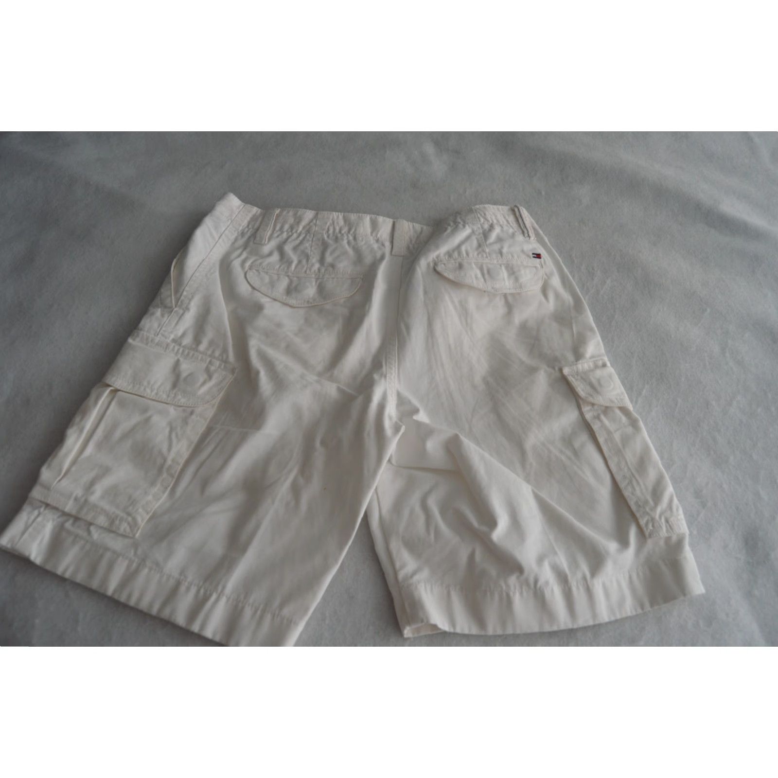 Tommy Hilfiger Tommy Hilfiger Men's Cargo Shorts White 32 Snap Pockets Size US 32 / EU 48 - 2 Thumbnail