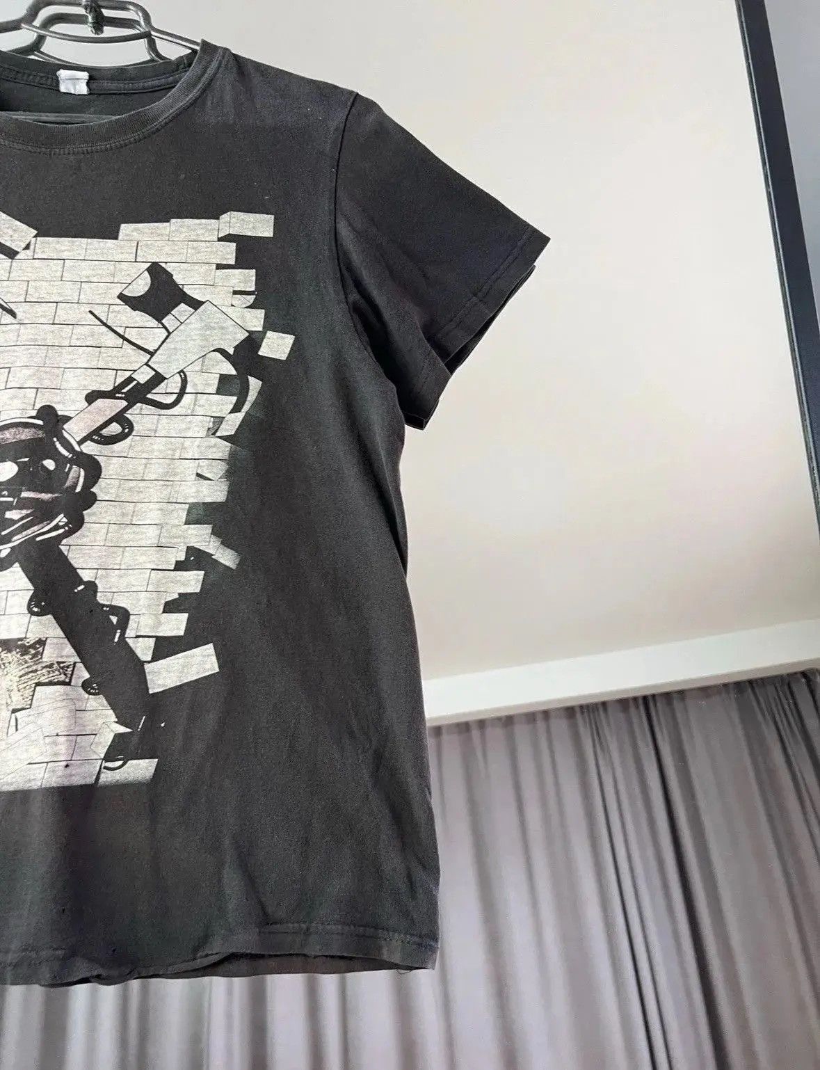 Japanese Brand × Pink Floyd × Vintage Vintage Pink Floyd Roger Water band tee rock the dirk side Size US M / EU 48-50 / 2 - 4 Thumbnail