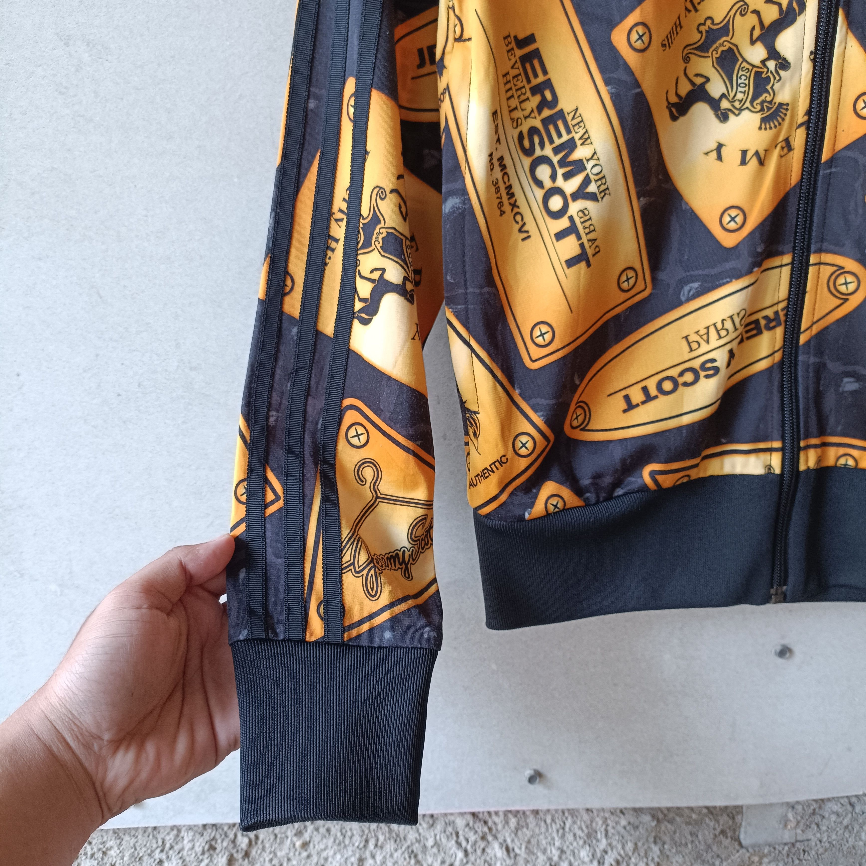 Adidas × Jeremy Scott Jeremy Scott Plaque Tracktop Rare ( KINGSMAN MOVIE ) Size US XS / EU 42 / 0 - 5 Thumbnail