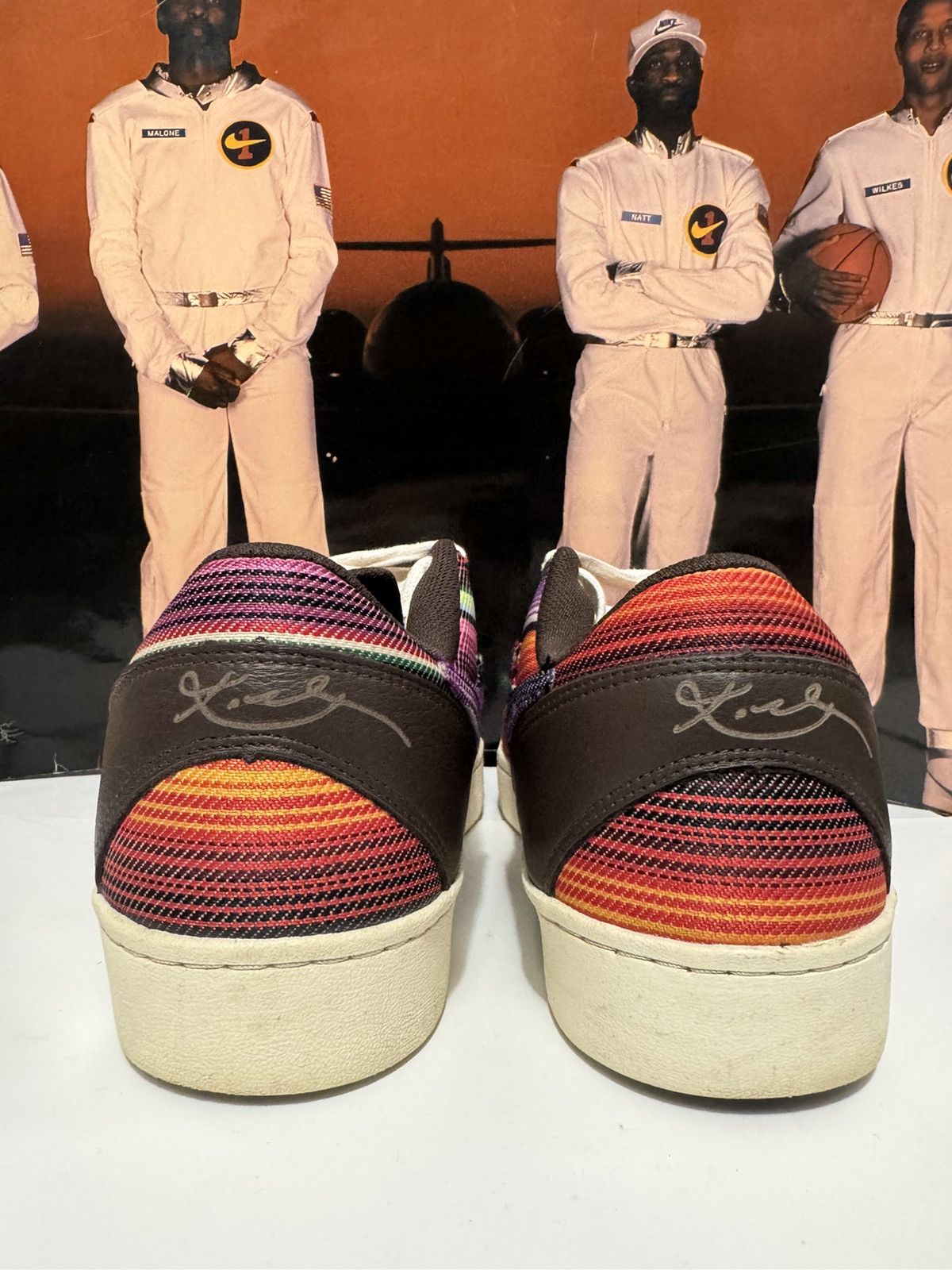 Nike Nike Kobe 8 NSW Lifestyle Mexican Blanket Sz 10 582552-800 Size US 10 / EU 43 - 2 Thumbnail