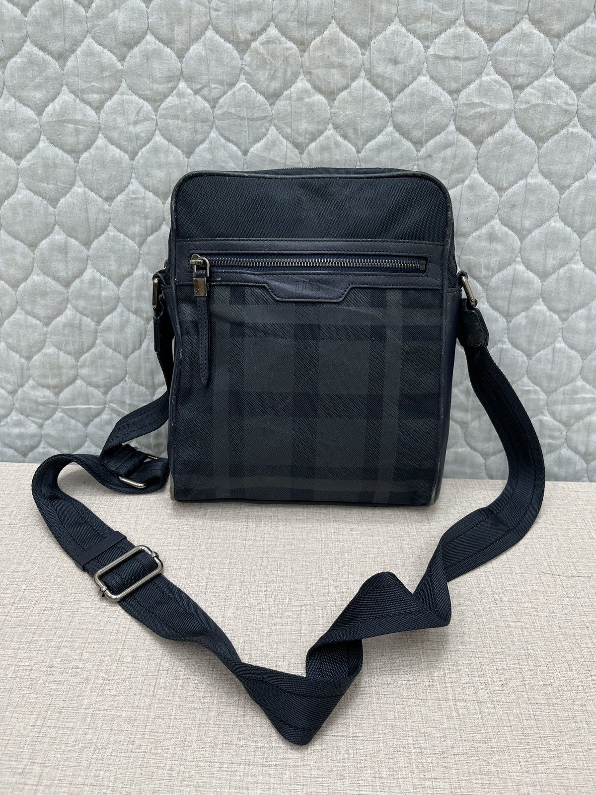 Daks sling bag clearance