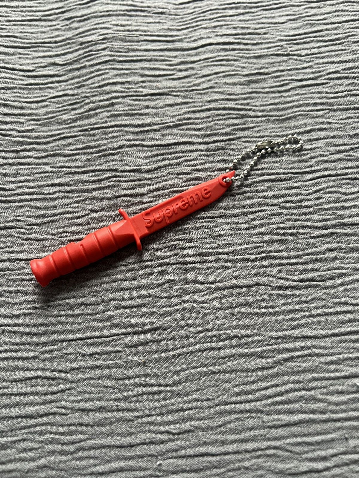 Supreme Supreme Ka Bar Emergency Whistle Keychain Red Size ONE SIZE - 1 Thumbnail