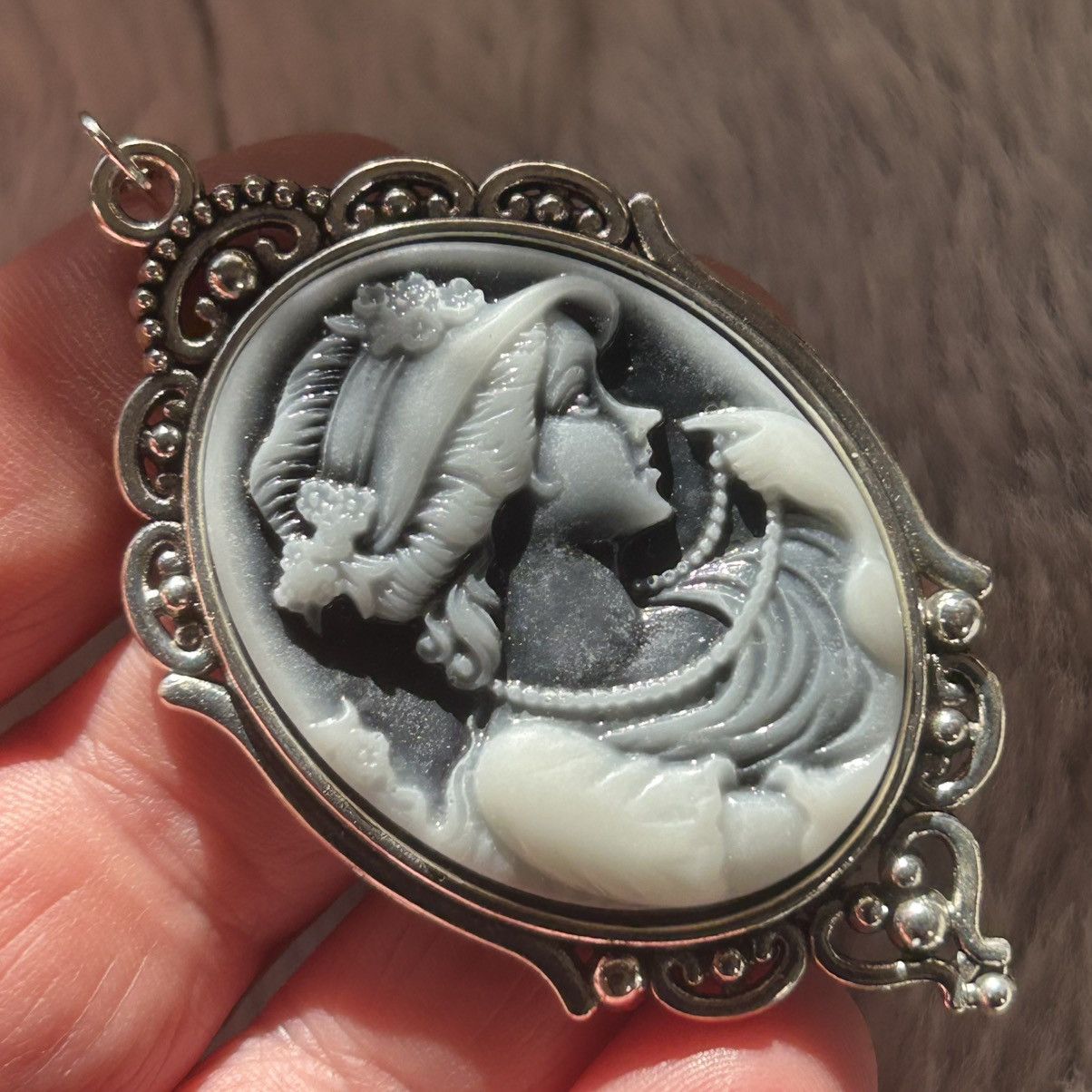 Handmade Handcrafted charcoal opalescent Victorian cameo necklace Size ONE SIZE - 6 Thumbnail