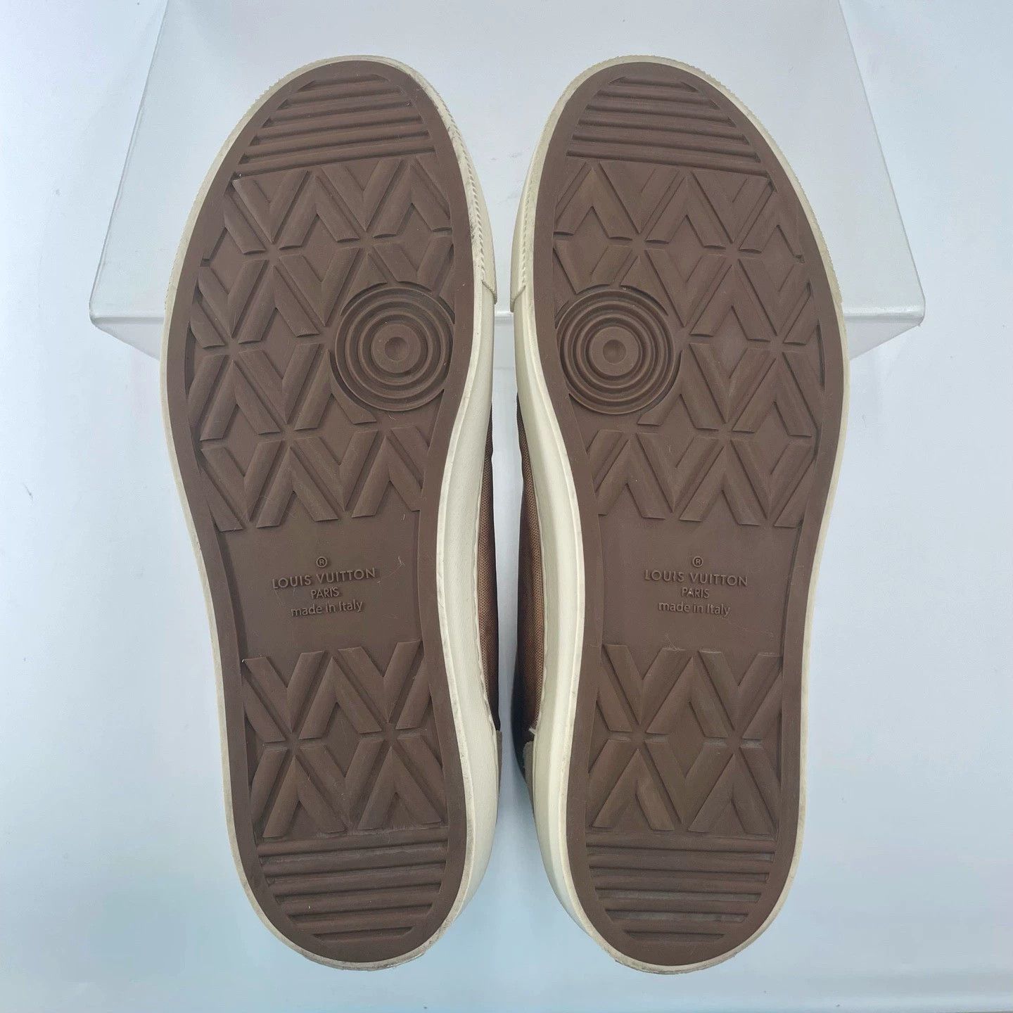 Louis Vuitton Rare item! Louis Vuitton size 42 high-top sneakers Size US 9 / EU 42 - 8 Thumbnail