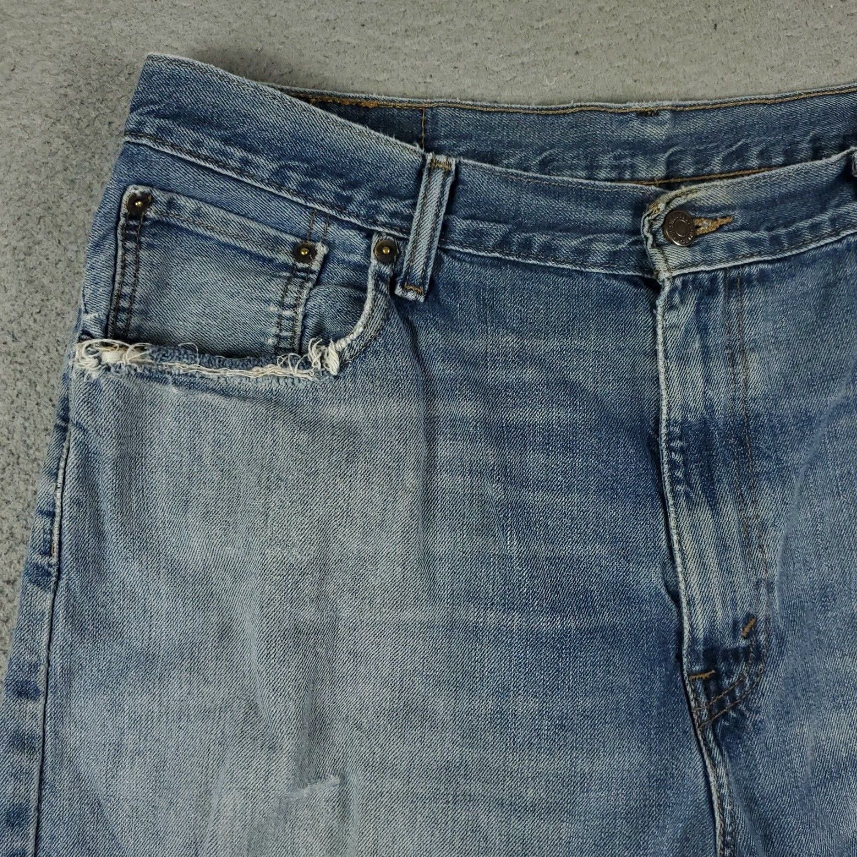 Levi's Levis Strauss 569 Shorts Mens Size 36 Blue Distressed Loose Fit Denim Jeans * Size US 36 / EU 52 - 2 Thumbnail