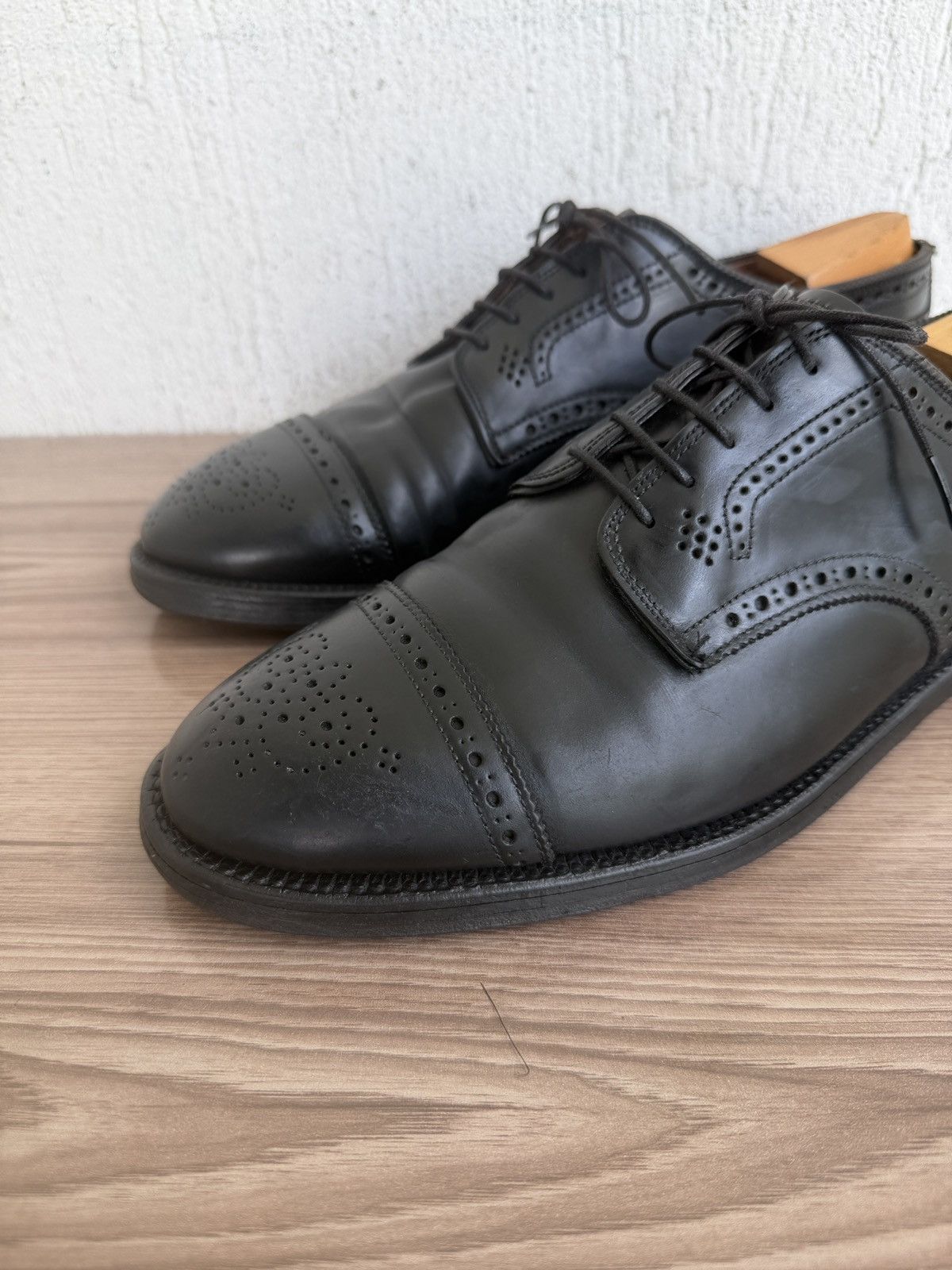 Alden × Drake's Shell cordovan brogue derby Size US 8.5 / EU 41-42 - 2 Thumbnail