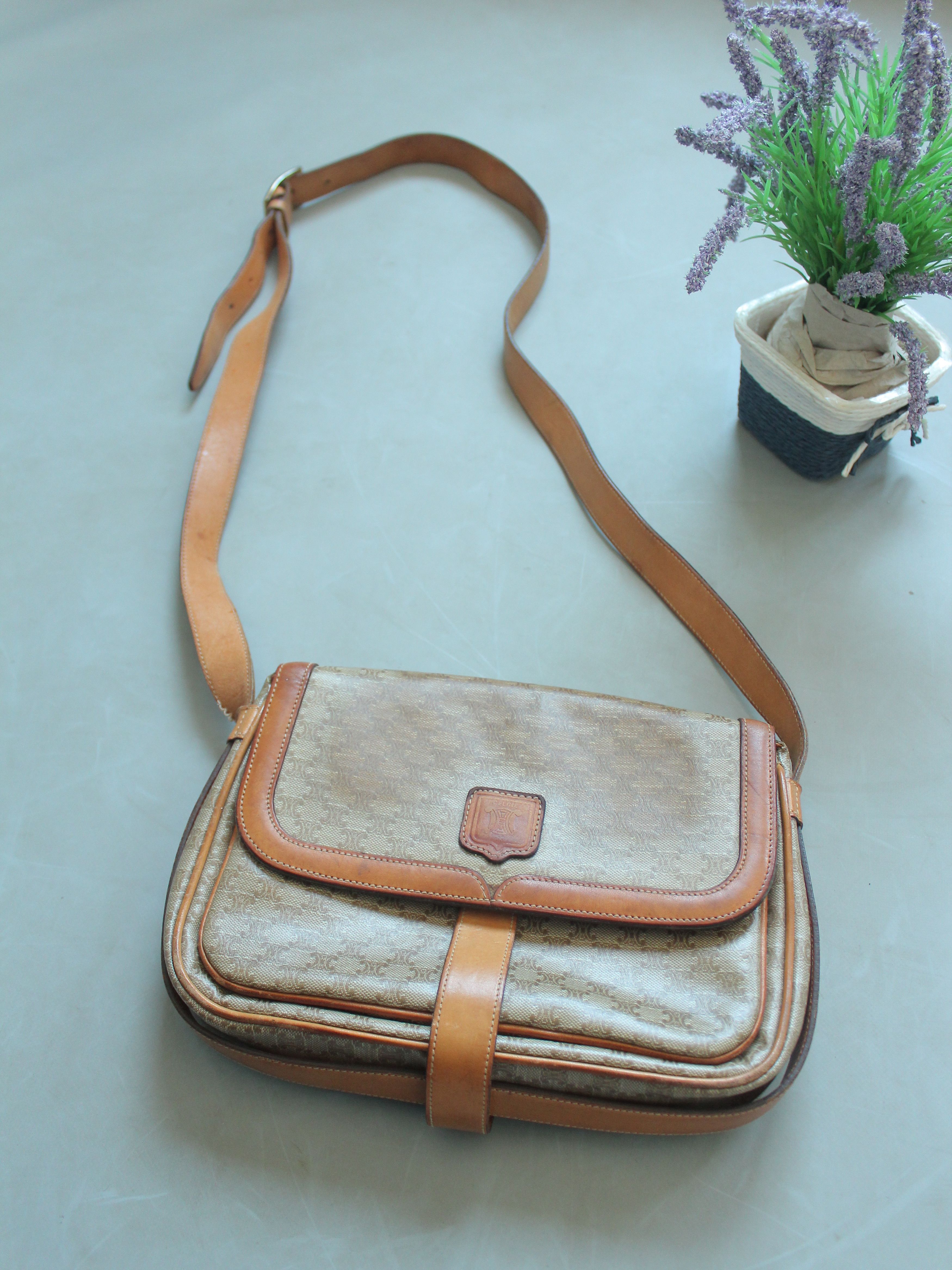 Celine Shoulder Bag F02 Vintage in Beige, Women's