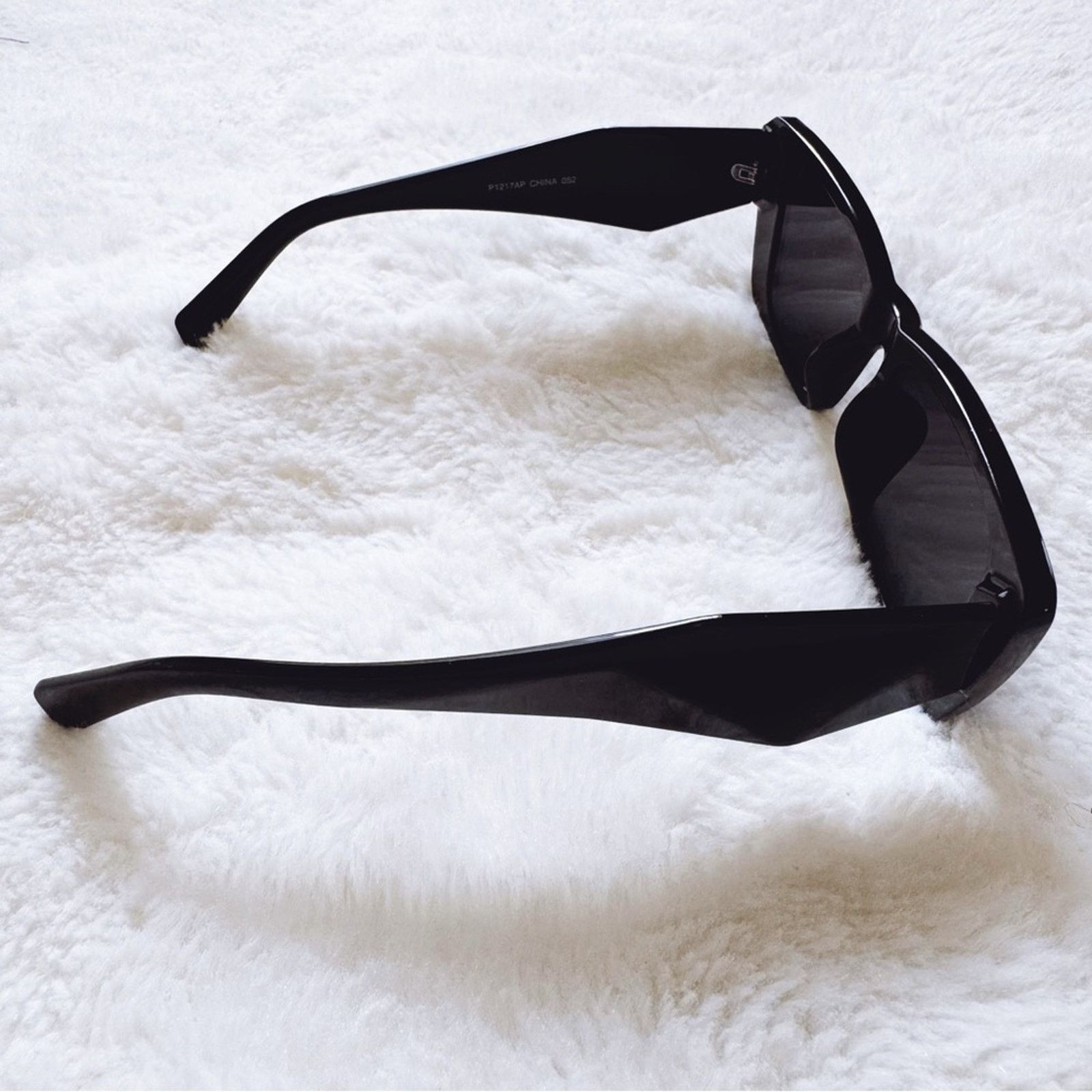 Other Lily Black Rectangular Sunglasses Size ONE SIZE - 7 Thumbnail