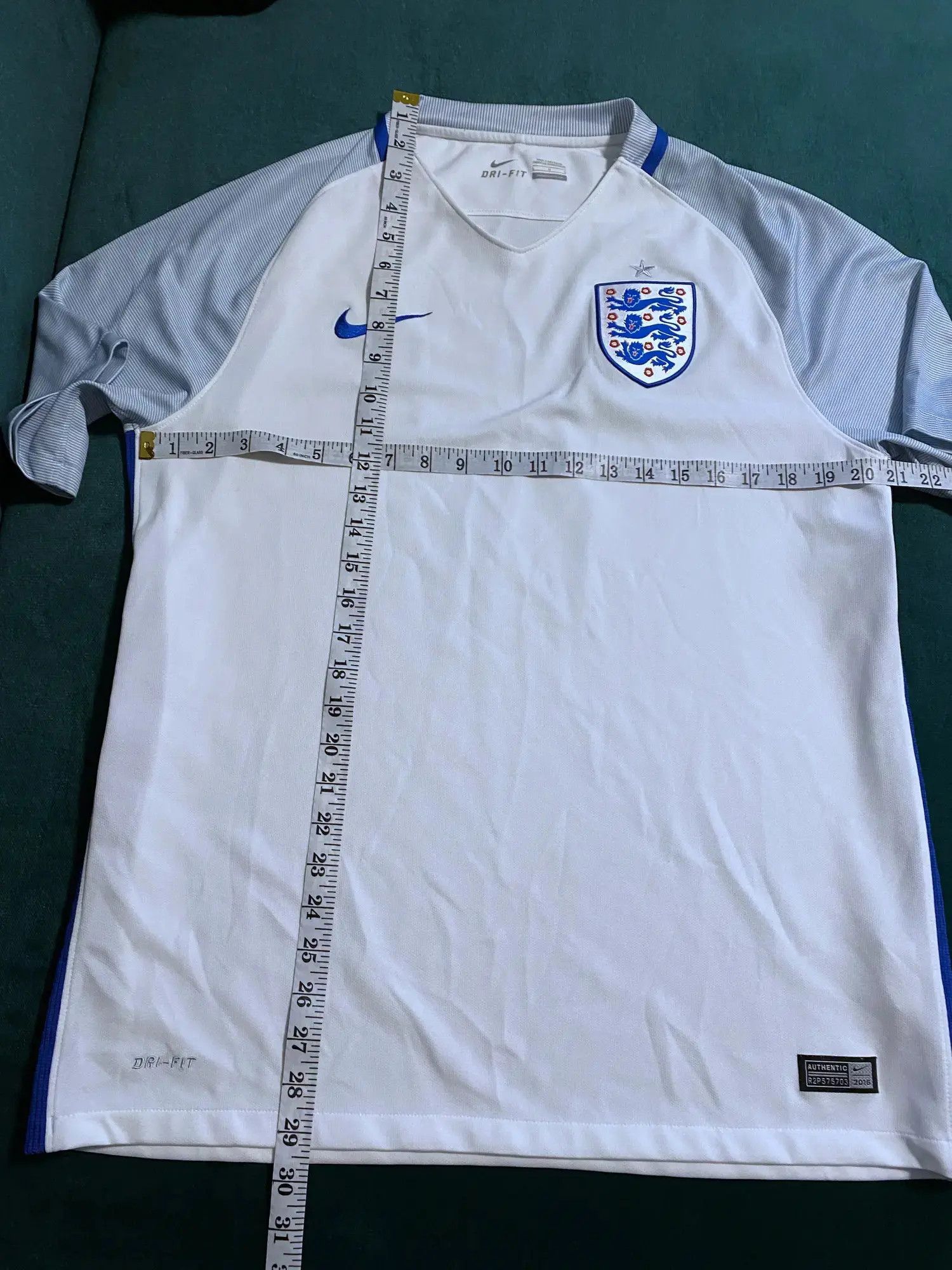 Nike England 2016 football Soccer Jersey Nike shirt size L Size US L / EU 52-54 / 3 - 6 Thumbnail
