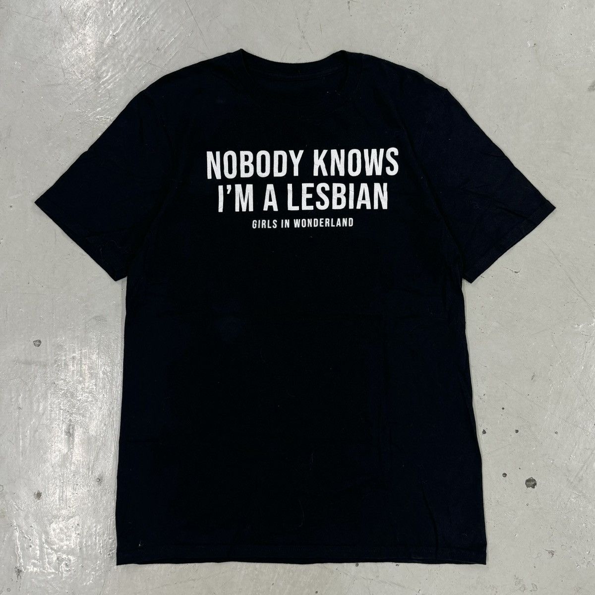 Vintage nobody knows im a lesbian statement tee Size US M / EU 48-50 / 2 - 2 Thumbnail