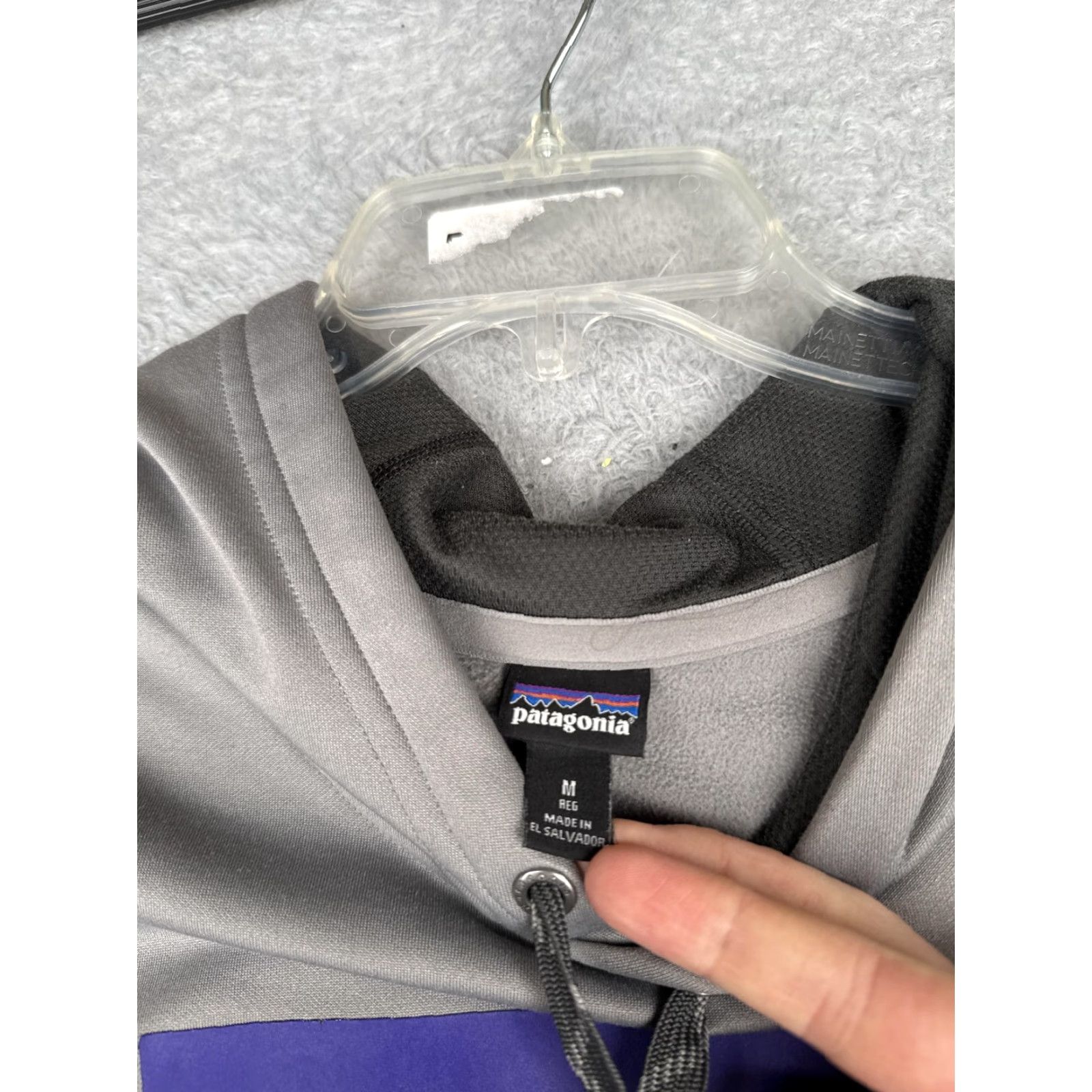 Patagonia Patagonia Hoodie Mens M Gray P-6 Logo Graphic Pullover Sweatshirt Fleece Kangaroo Pocket Regular Fit Active Outdoor Size US M / EU 48-50 / 2 - 7 Thumbnail
