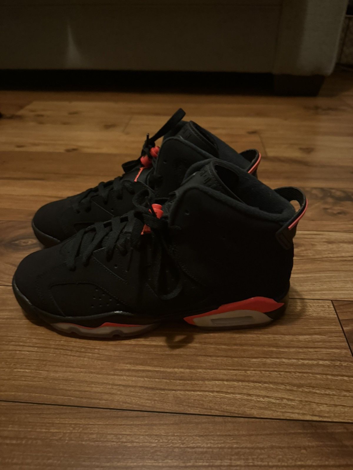 Jordan Brand Air Jordan 6 Retro GS Infared 2019 Size US 7 / EU 40 - 6 Thumbnail