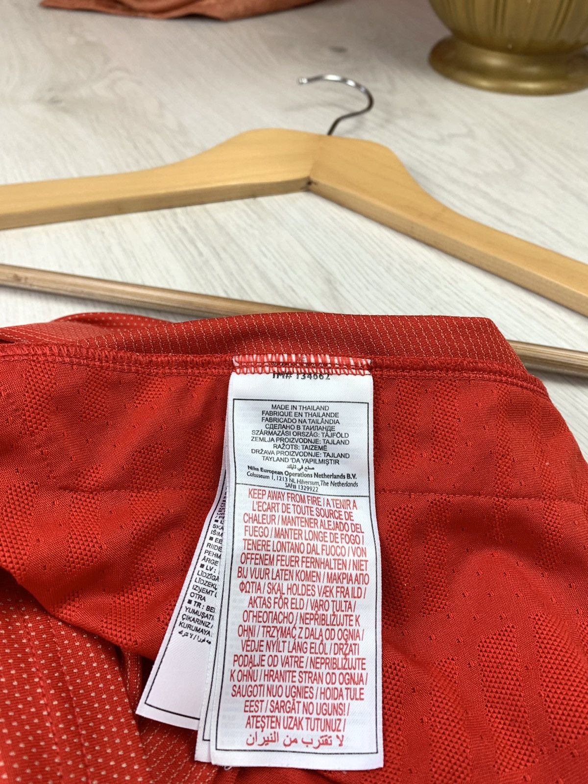 Vintage Nike Sportswear AIR Vintage T-Shirt Red Size M Size US M / EU 48-50 / 2 - 9 Thumbnail
