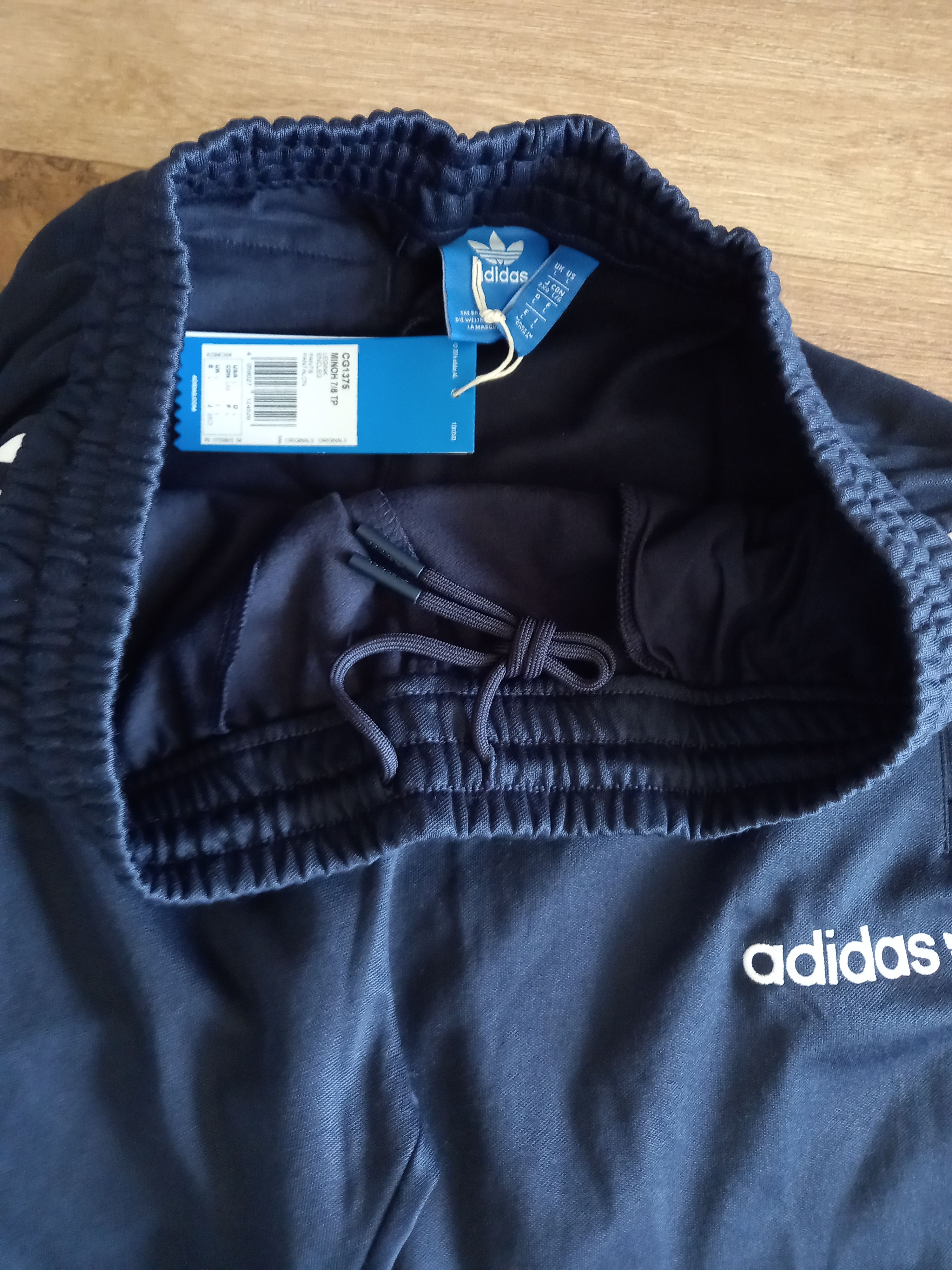 Adidas 2017 NWT Adidas Originals Minoh 7/8 Track Pants CG1375 sz L Size US 34 / EU 50 - 4 Thumbnail